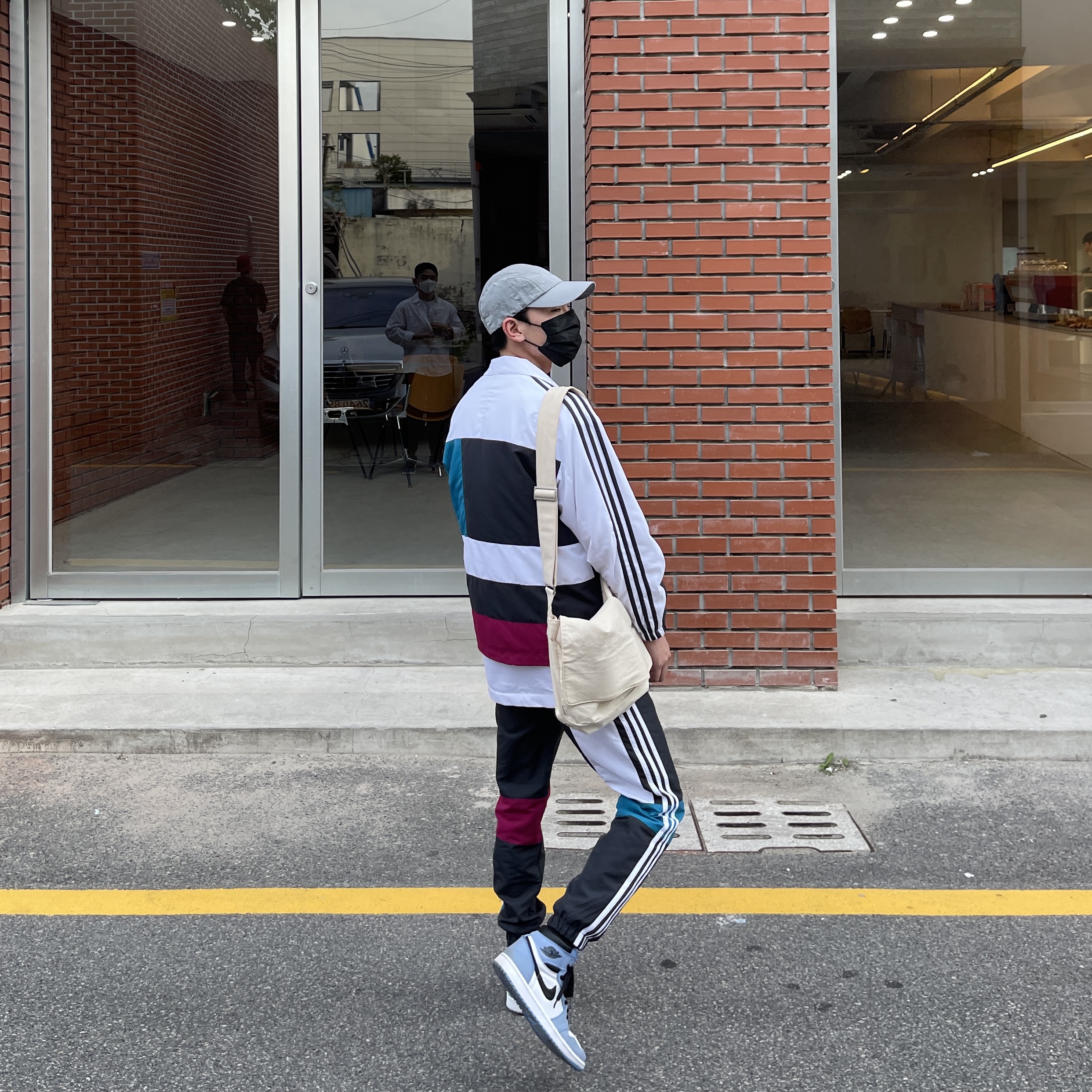 Jordan 1 Retro High OG University Blue 착용 스타일