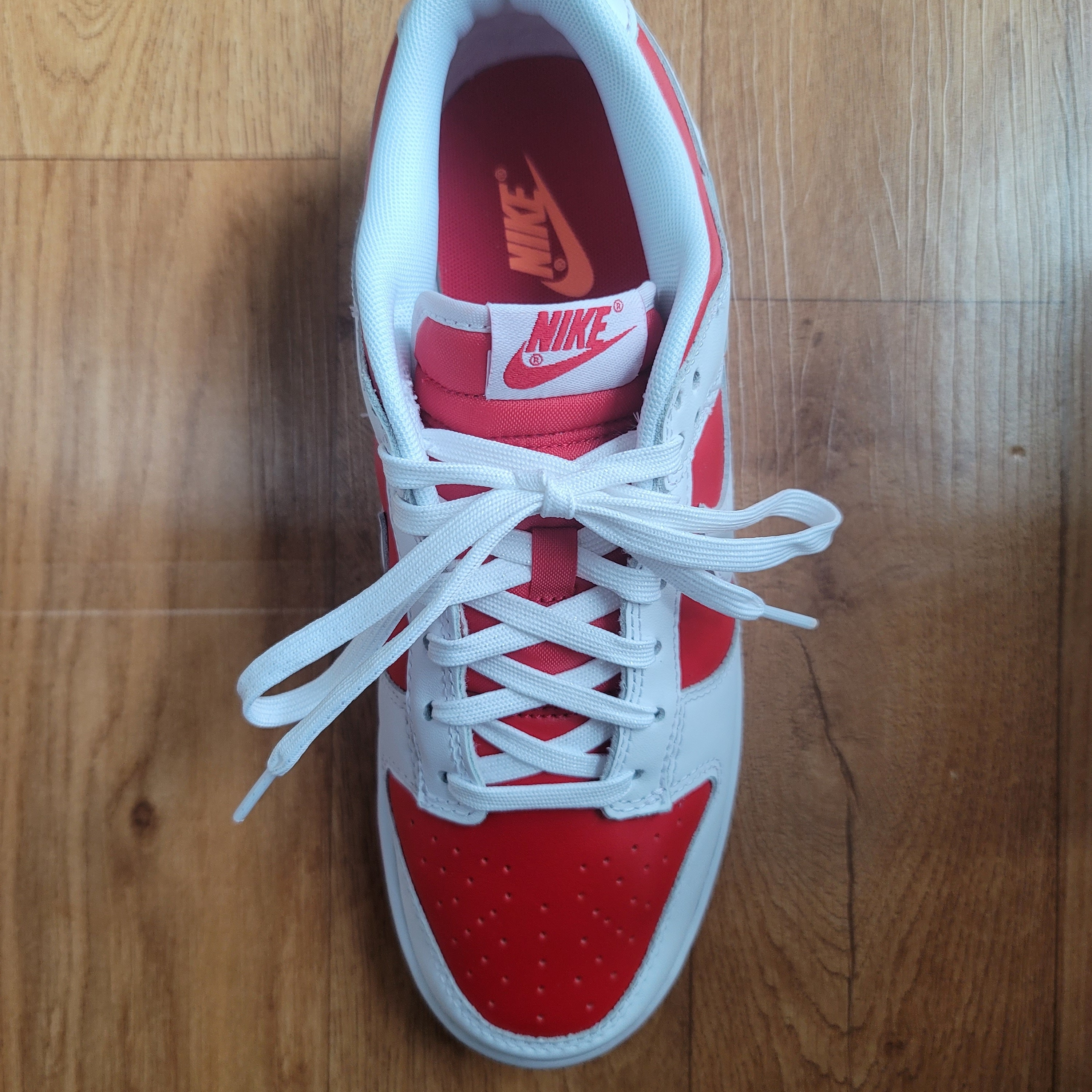Nike Dunk Low Retro Championship Red 착용 스타일 - 3
