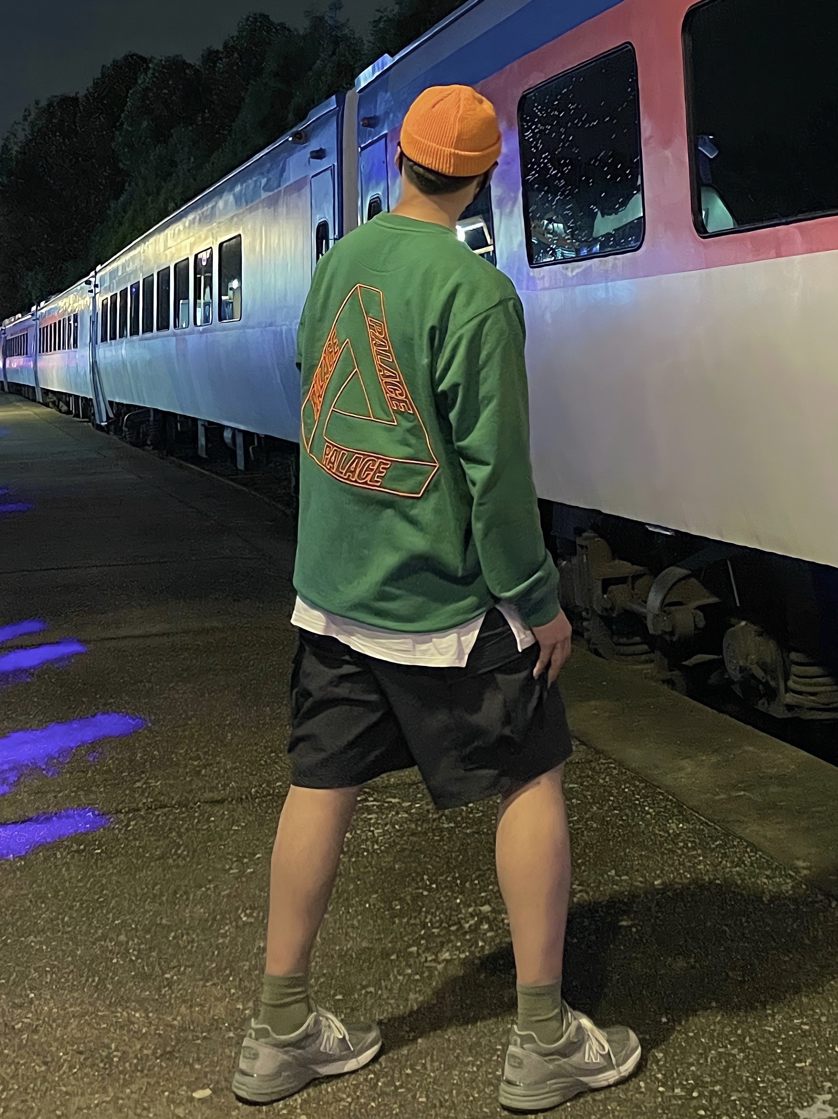 Palace Outliner Mit Designer Crew Green - 21SS, New Balance 993 Made in USA Grey - D Standard 착용 스타일 - 1