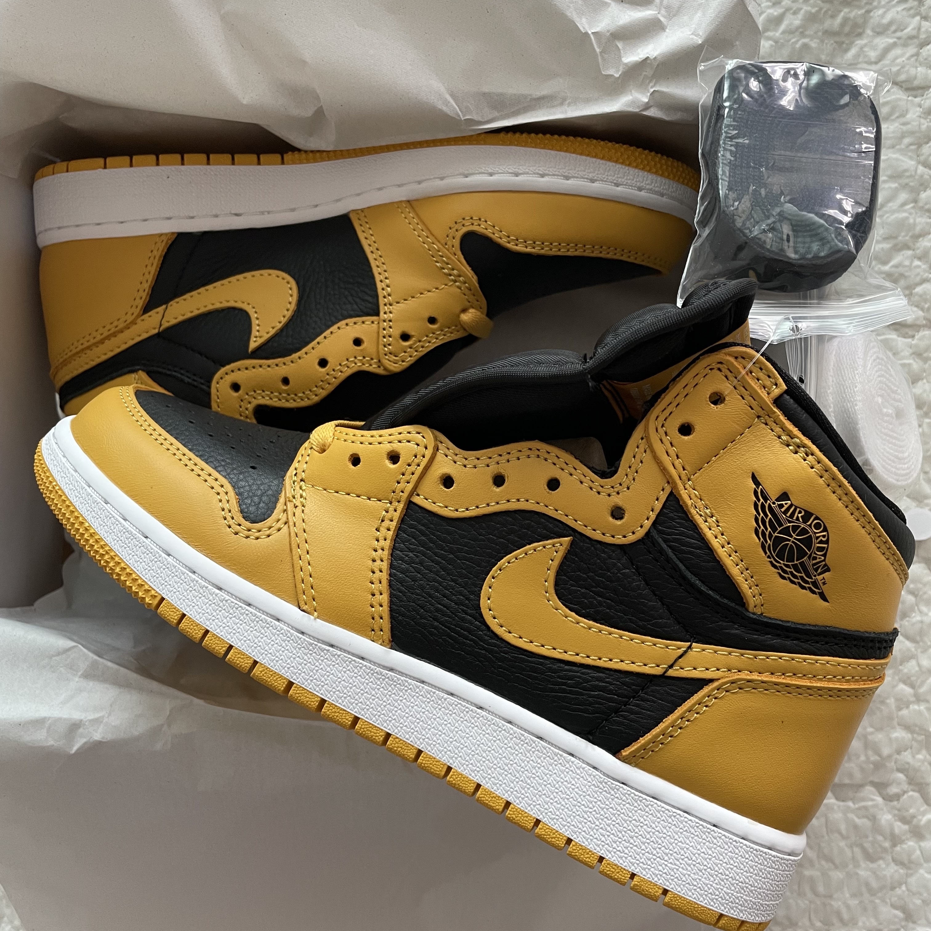 (GS) Jordan 1 Retro High OG Pollen 착용 스타일 - 1