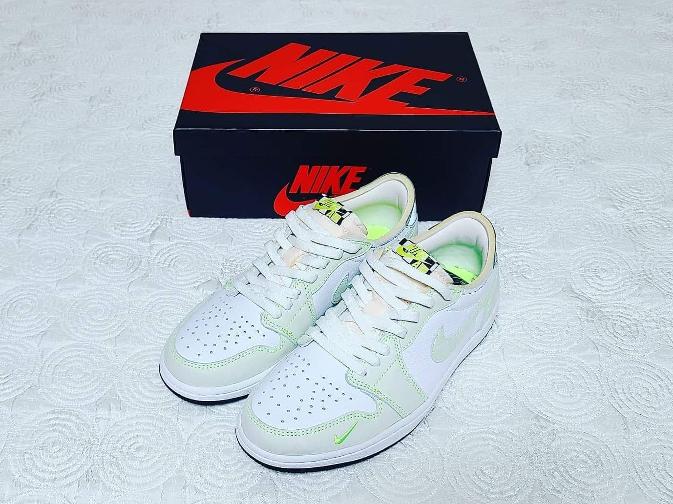 Jordan 1 Low OG Ghost Green 착용 스타일 - 1