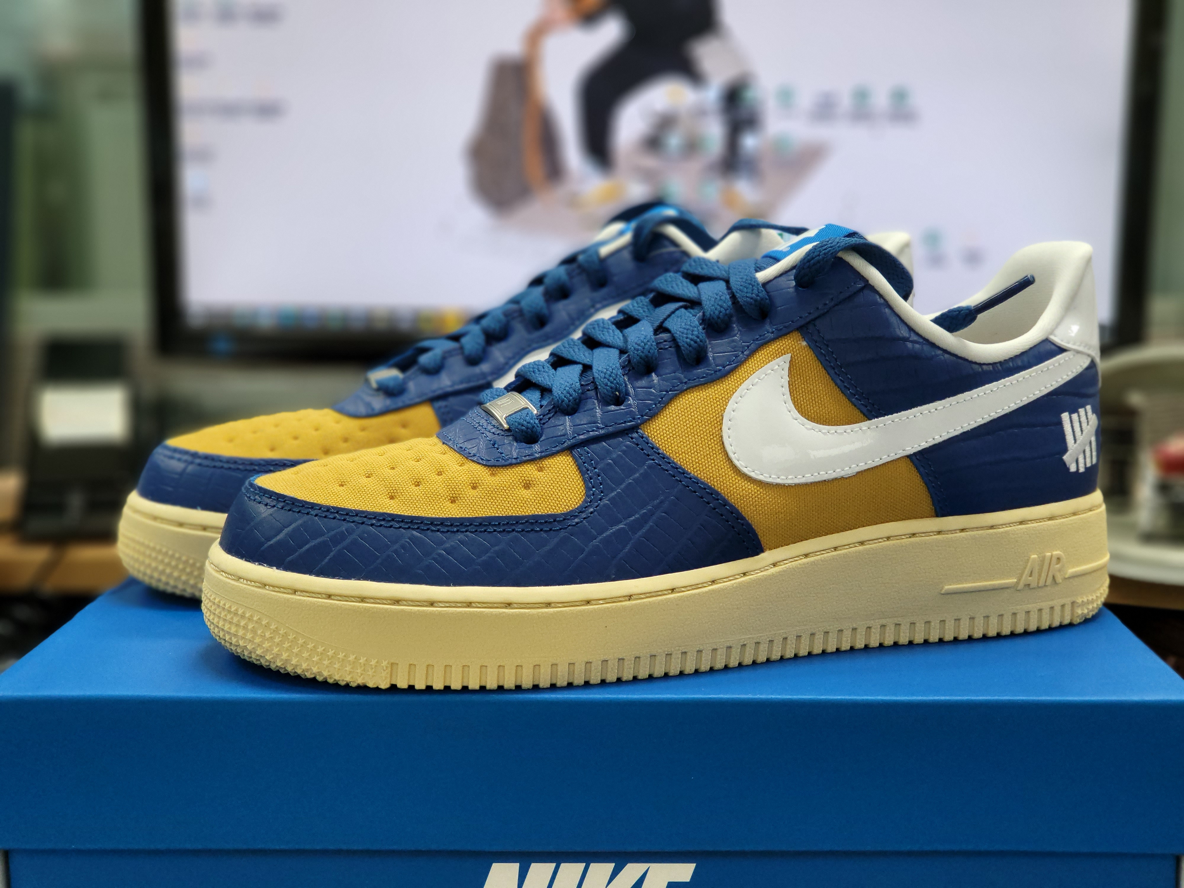 Nike x Undefeated Air Force 1 Low SP 5 On It Court Blue 착용 스타일