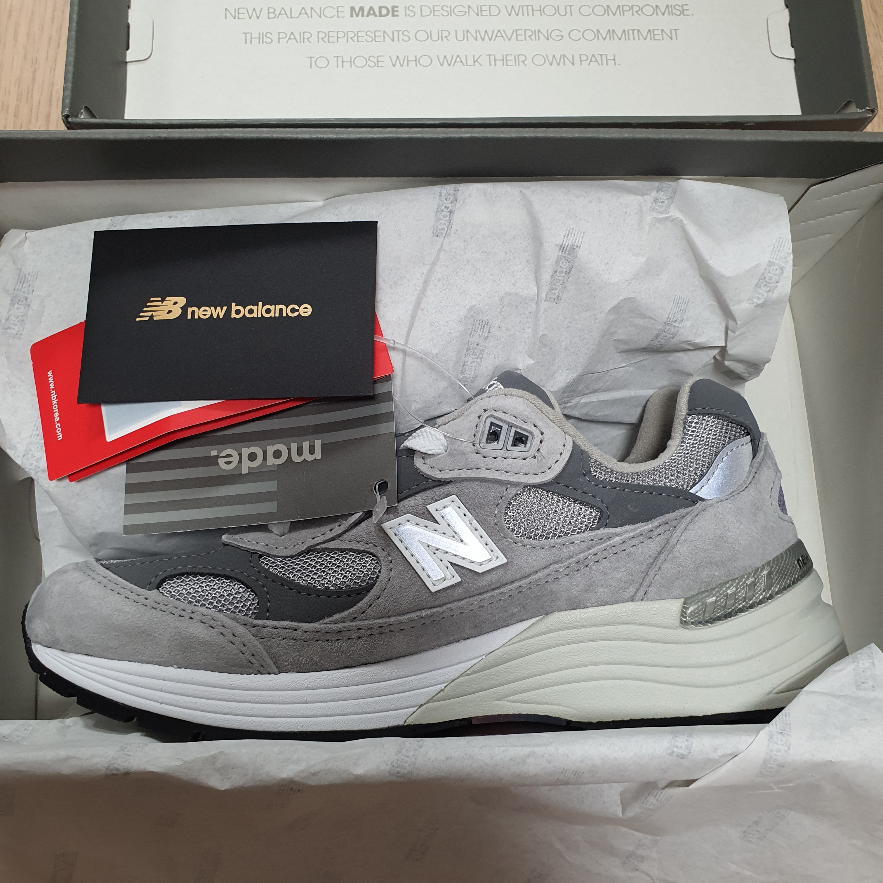 New Balance 878 Steel Blue, New Balance 992 Made in USA Grey - D Standard 착용 스타일 - 2
