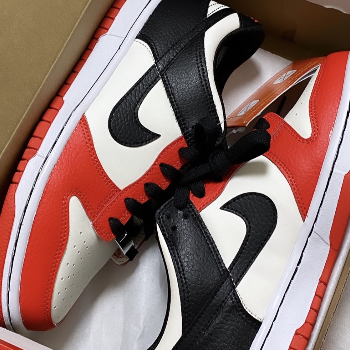 (GS) Nike x NBA Dunk Low Black and Chile Red 착용 스타일