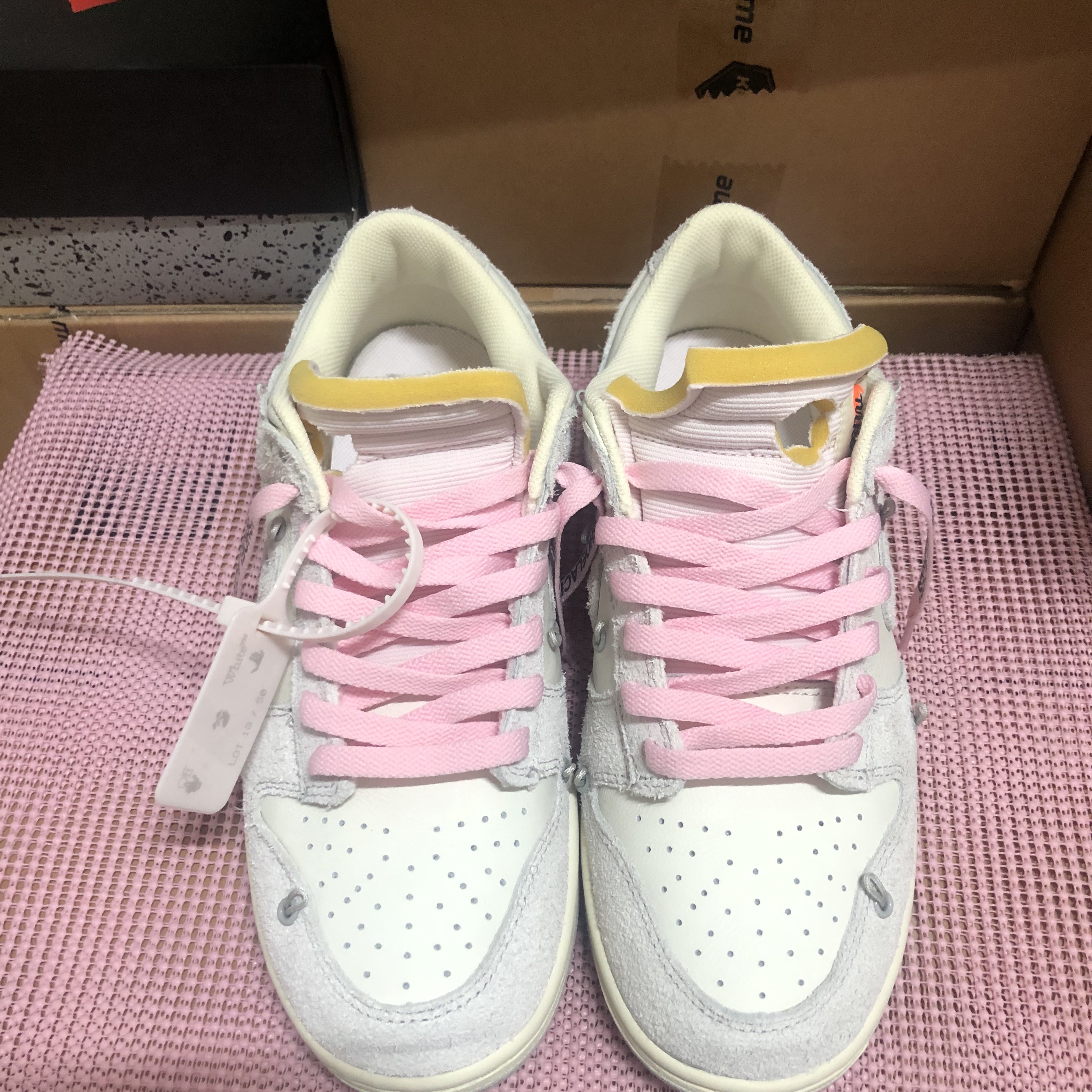 Nike x Off-White Dunk Low The 50 - Lot 18 착용 스타일