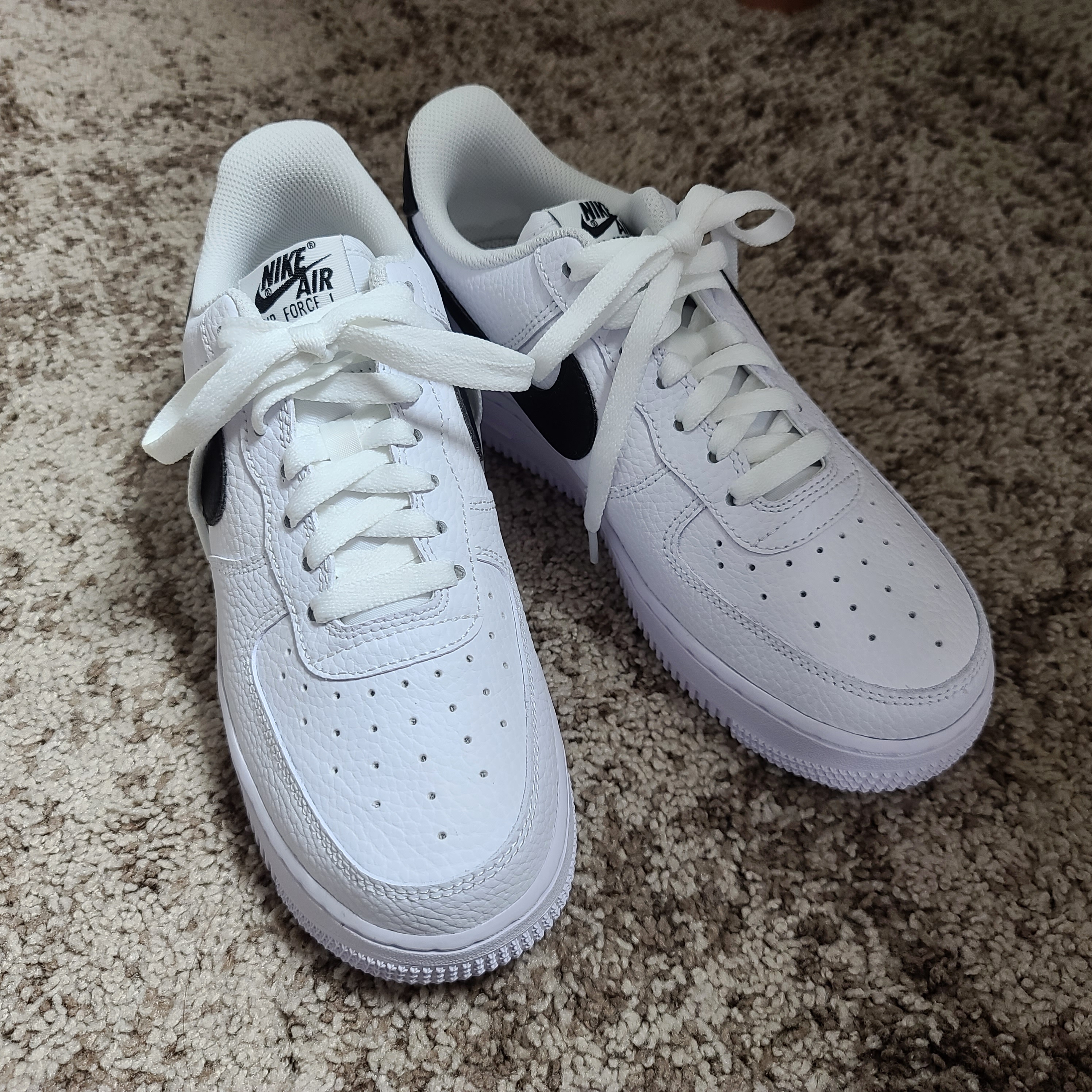 Nike Air Force 1 '07 White Black 착용 스타일 - 3
