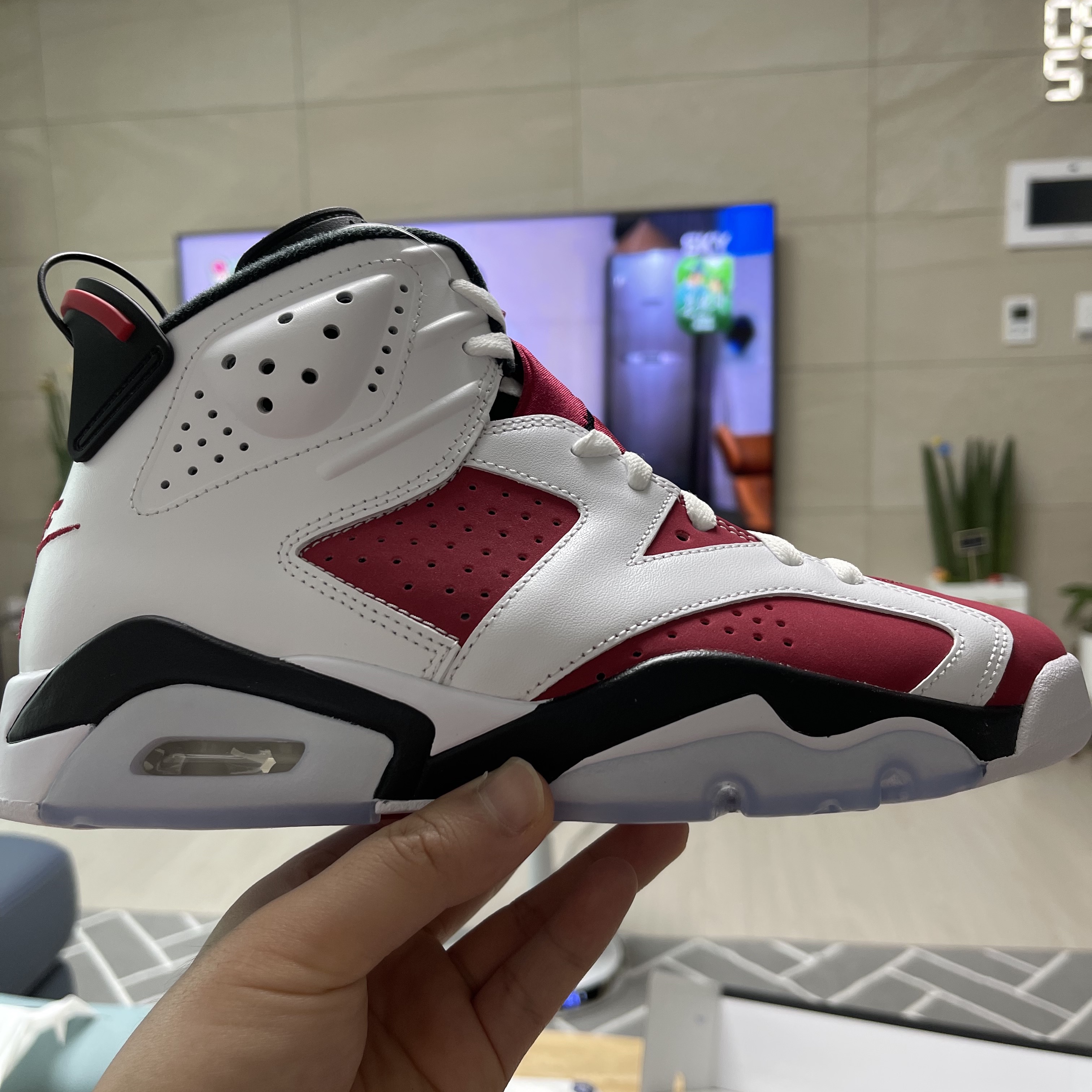 Jordan 6 Retro Carmine 2021 착용 스타일 - 2