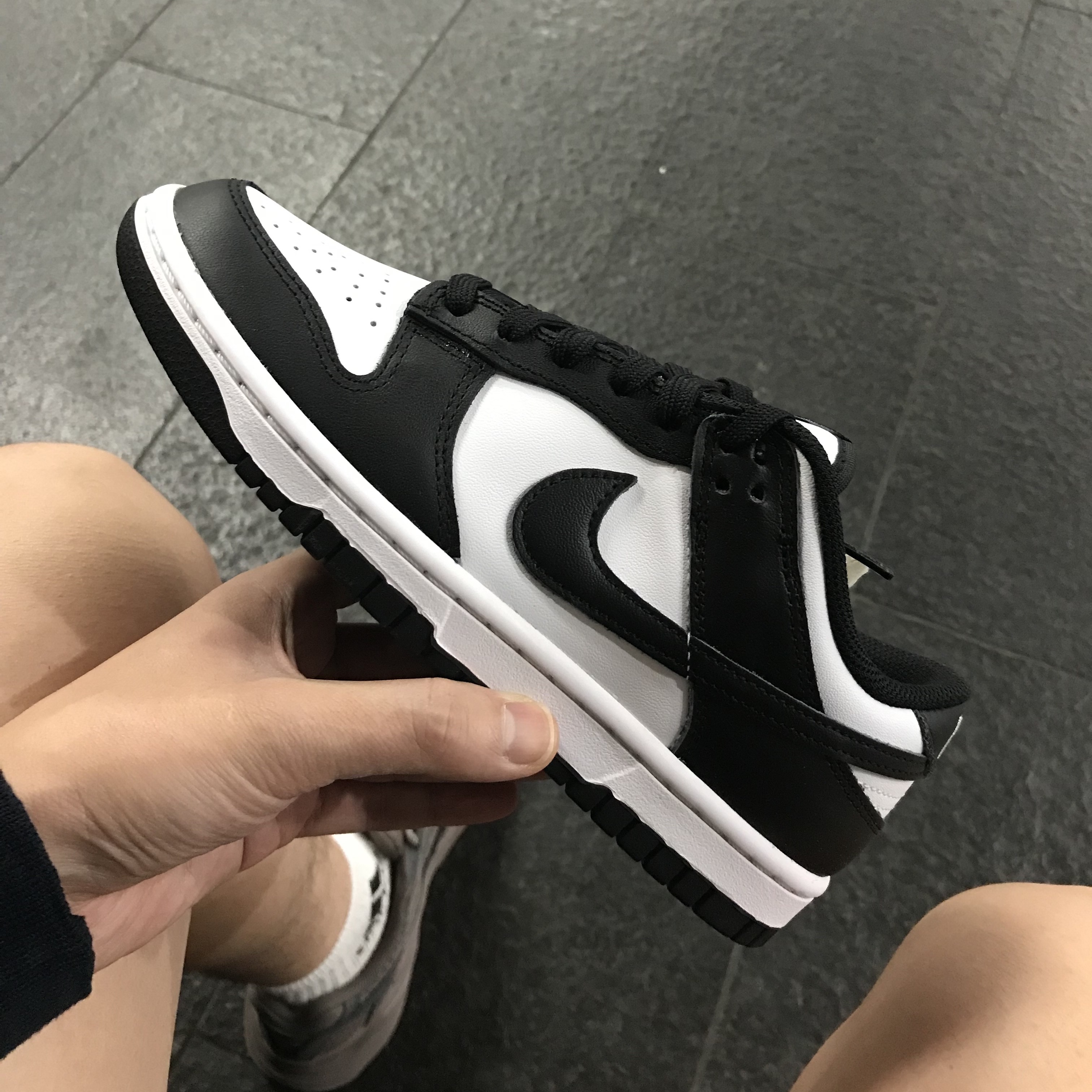 (W) Nike Dunk Low Black 착용 스타일