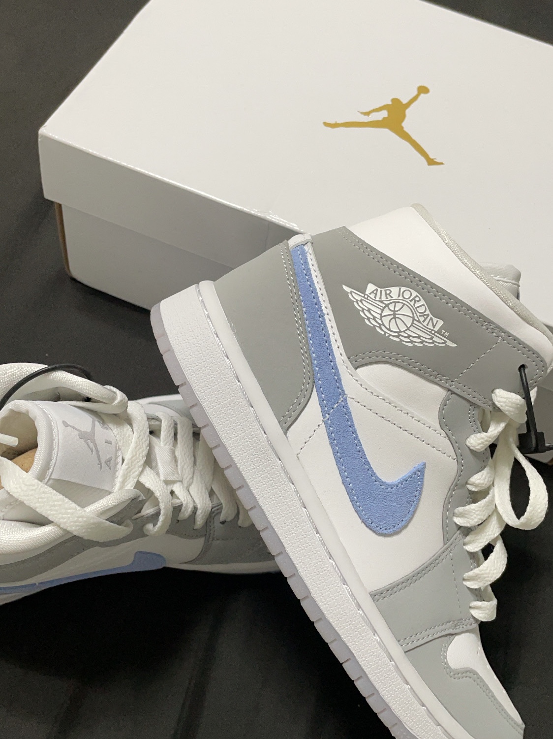 (W) Jordan 1 Mid Wolf Grey 착용 스타일