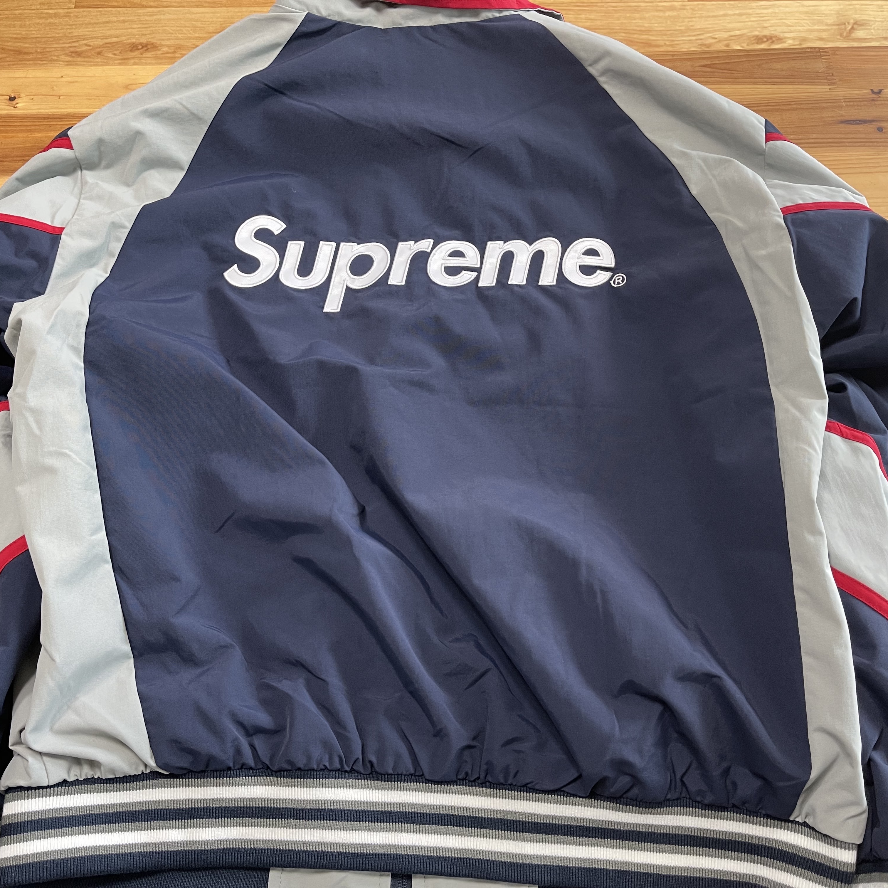 Supreme x New York Yankees Track Jacket Navy - 21FW, Supreme x New York Yankees Track Pants Navy - 21FW 착용 스타일 - 2