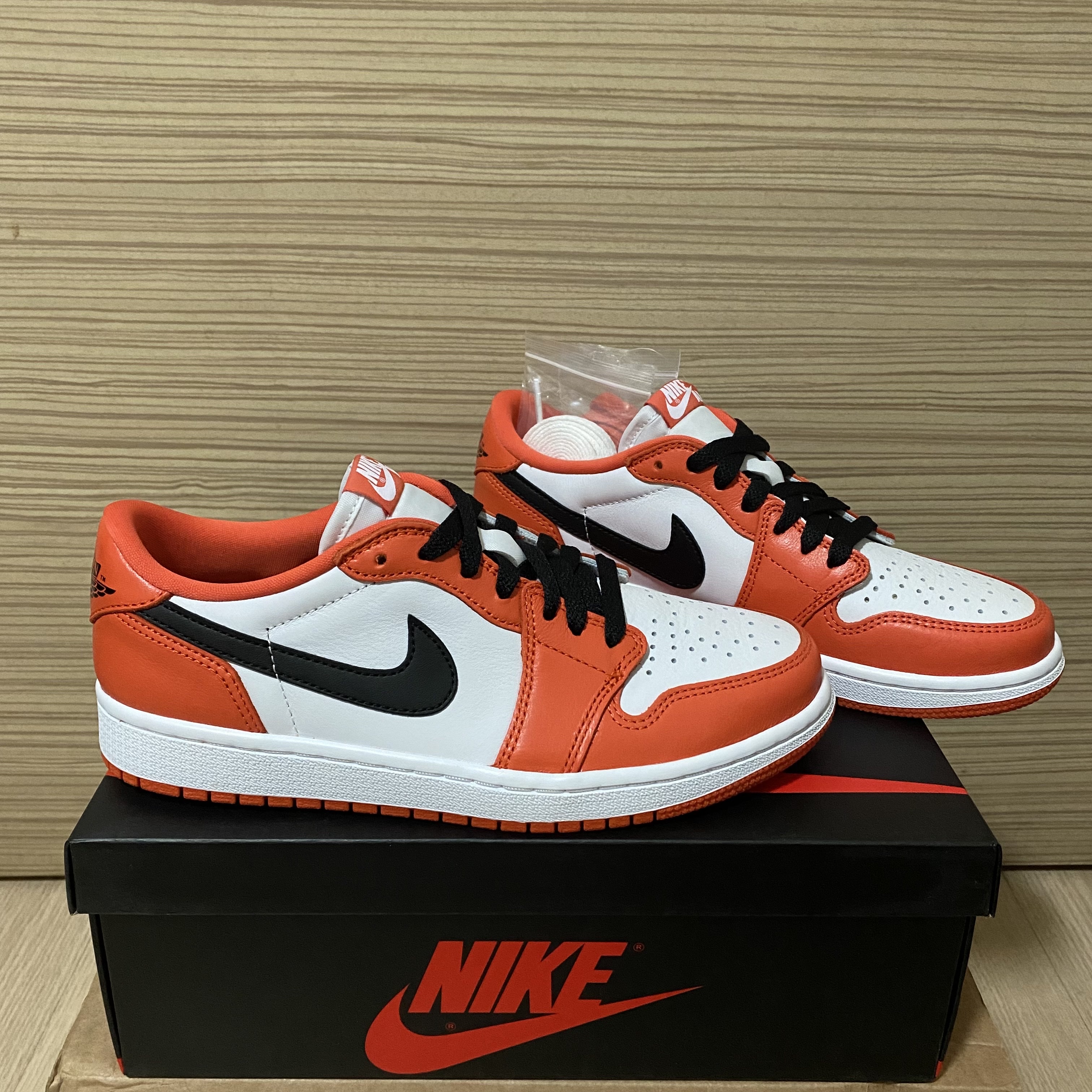 Jordan 1 Low OG Starfish 착용 스타일 - 1