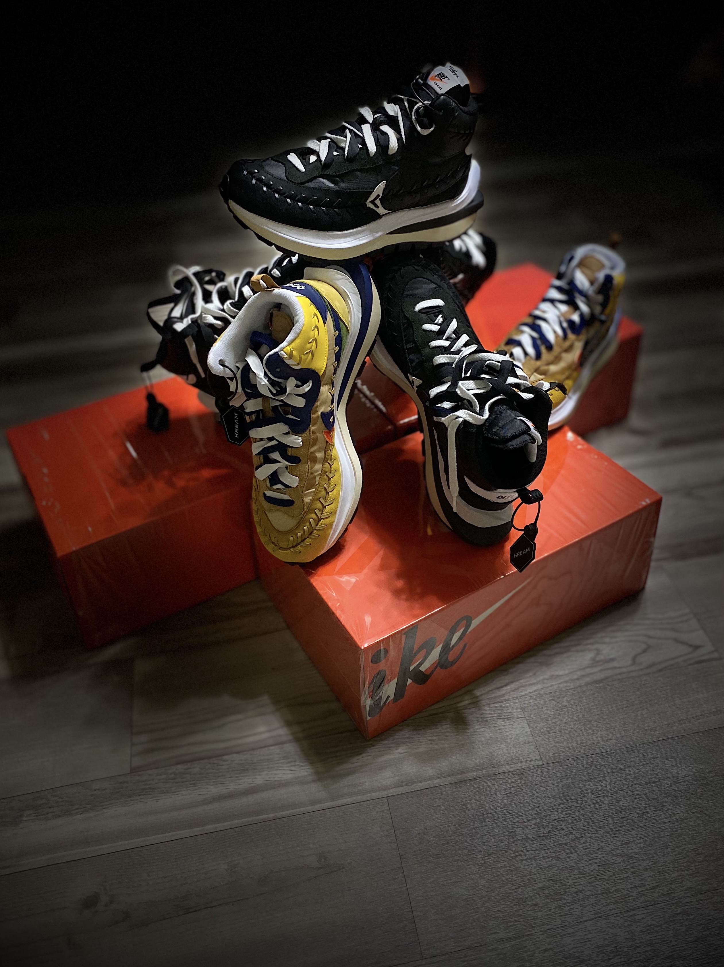 Nike x Sacai x Jean Paul Gaultier VaporWaffle Sesame Blue Void, Nike x Sacai x Jean Paul Gaultier VaporWaffle Black White 착용 스타일 - 4