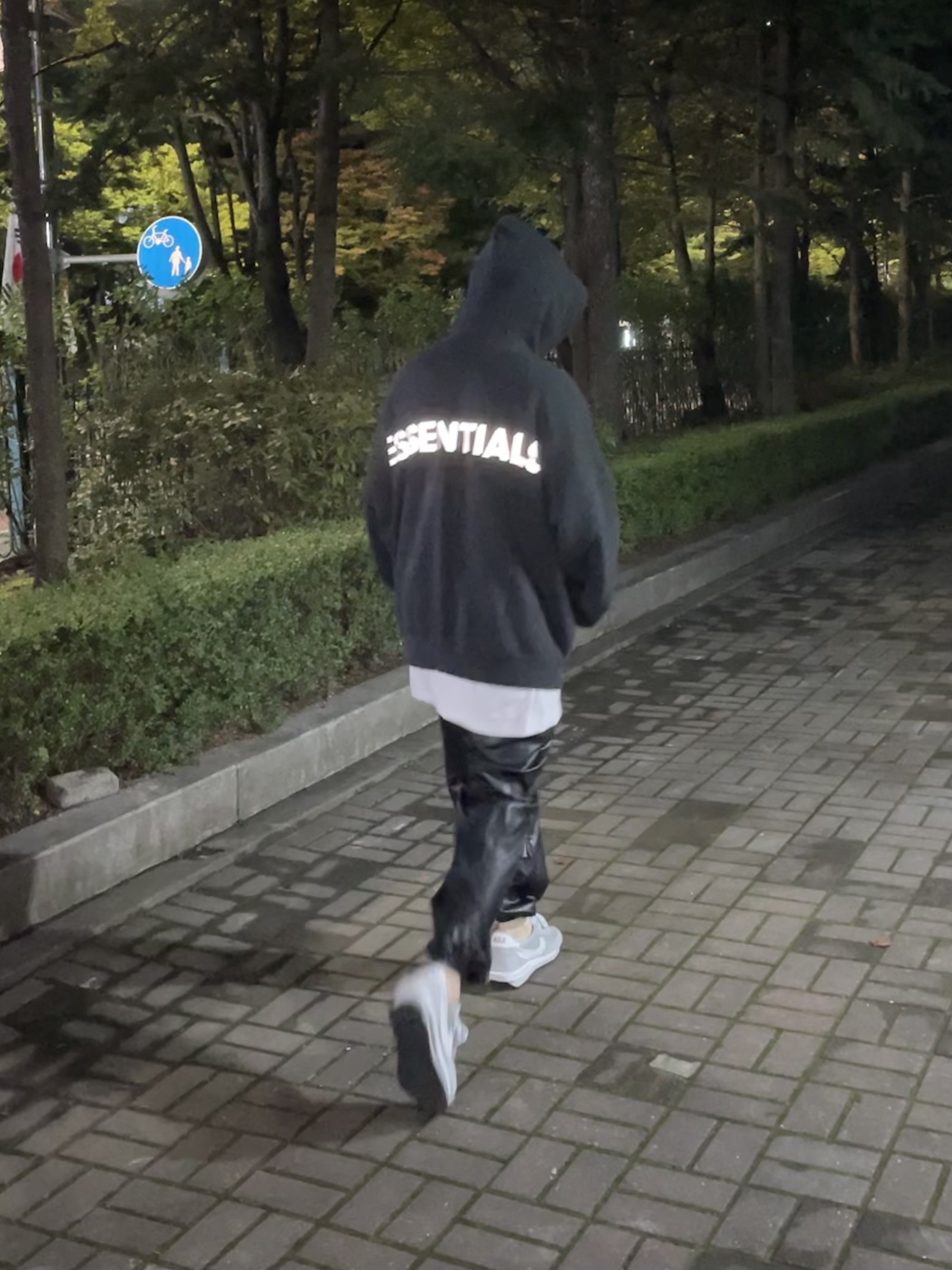 Nike x Sacai x Fragment LDWaffle Light Smoke Grey 착용 스타일 - 2