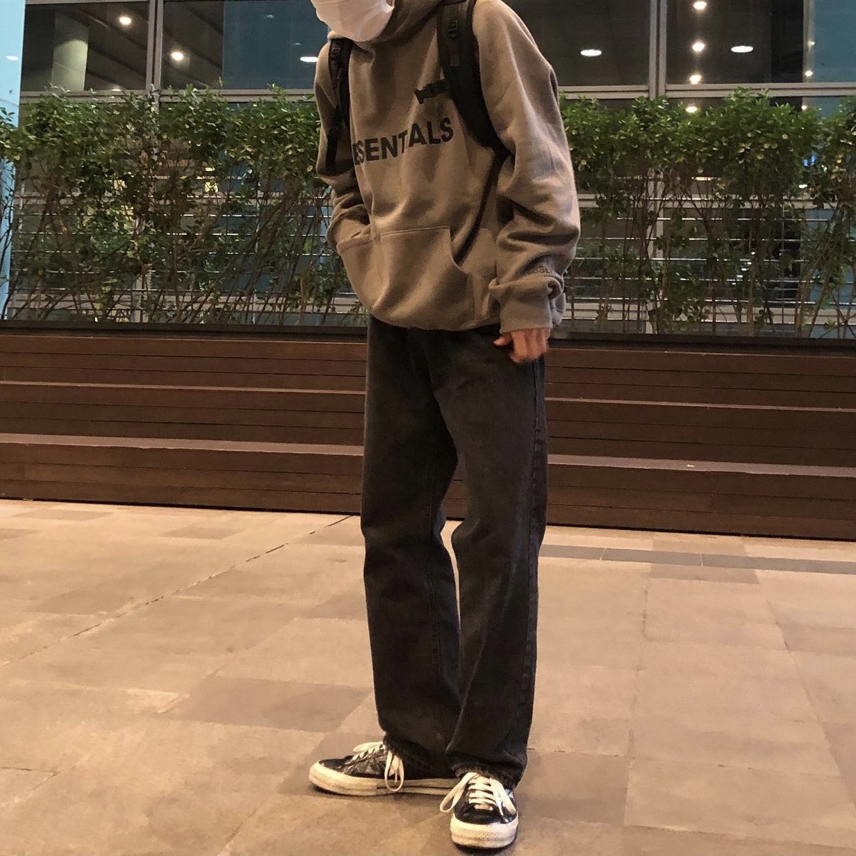 Essentials 3D Silicon Applique Pullover Hoodie Olive/Khaki - 20FW 착용 스타일 - 2