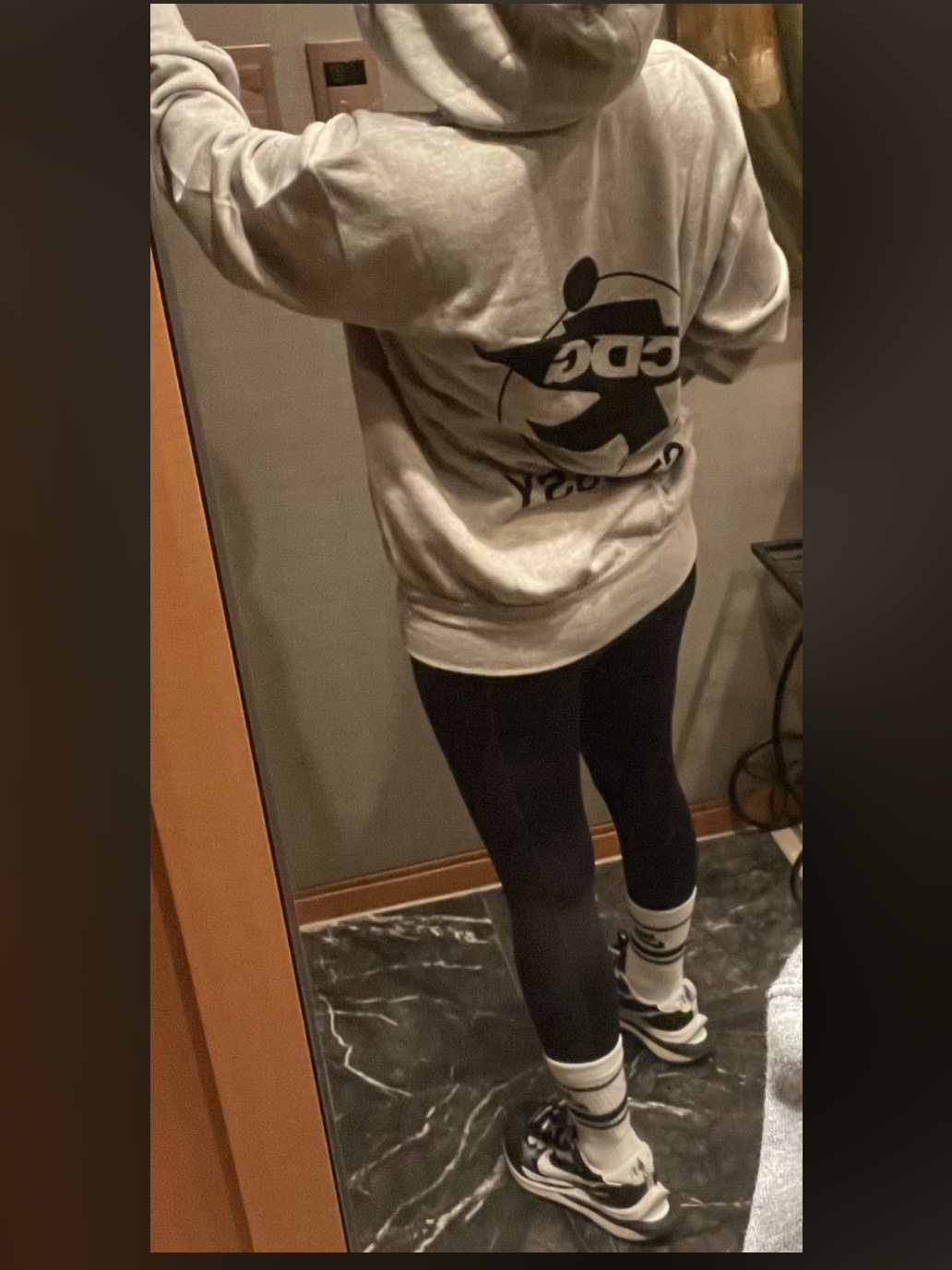 CDG x Stussy Hoodie Grey, Nike x Sacai VaporWaffle Black White 착용 스타일 - 3