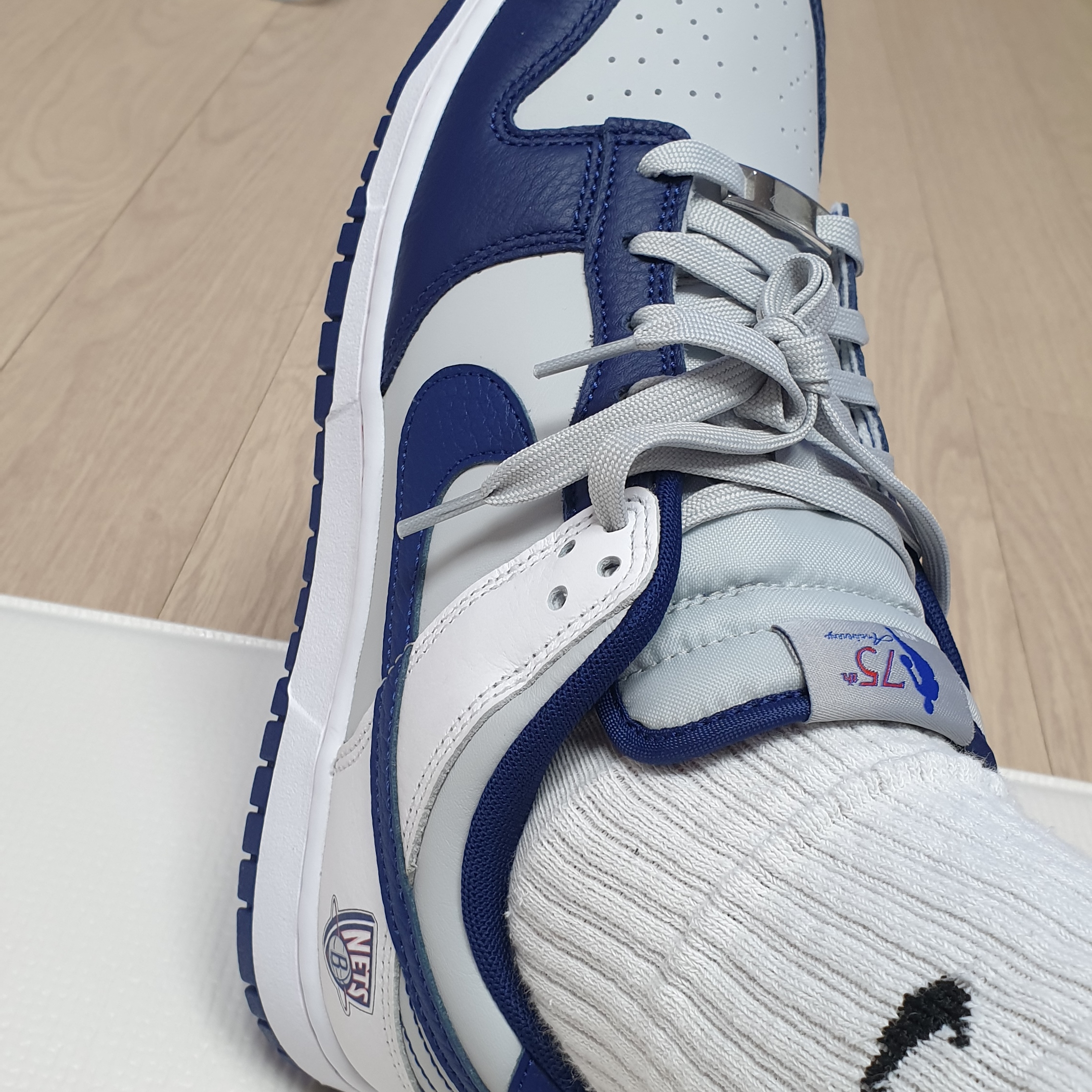 Nike x NBA Dunk Low Retro EMB Nets 착용 스타일