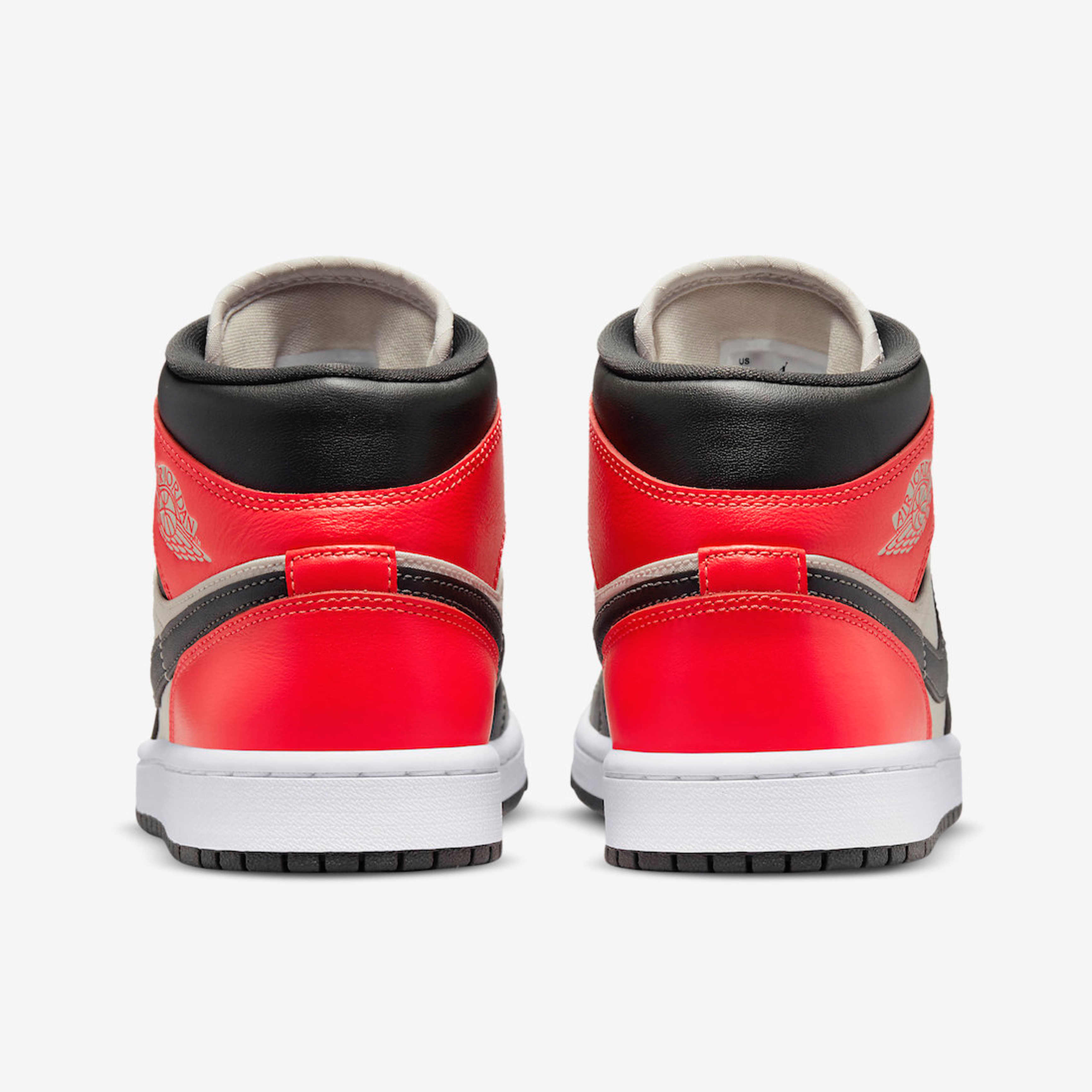 (W) Jordan 1 Mid SE Newsprint 착용 스타일 - 5