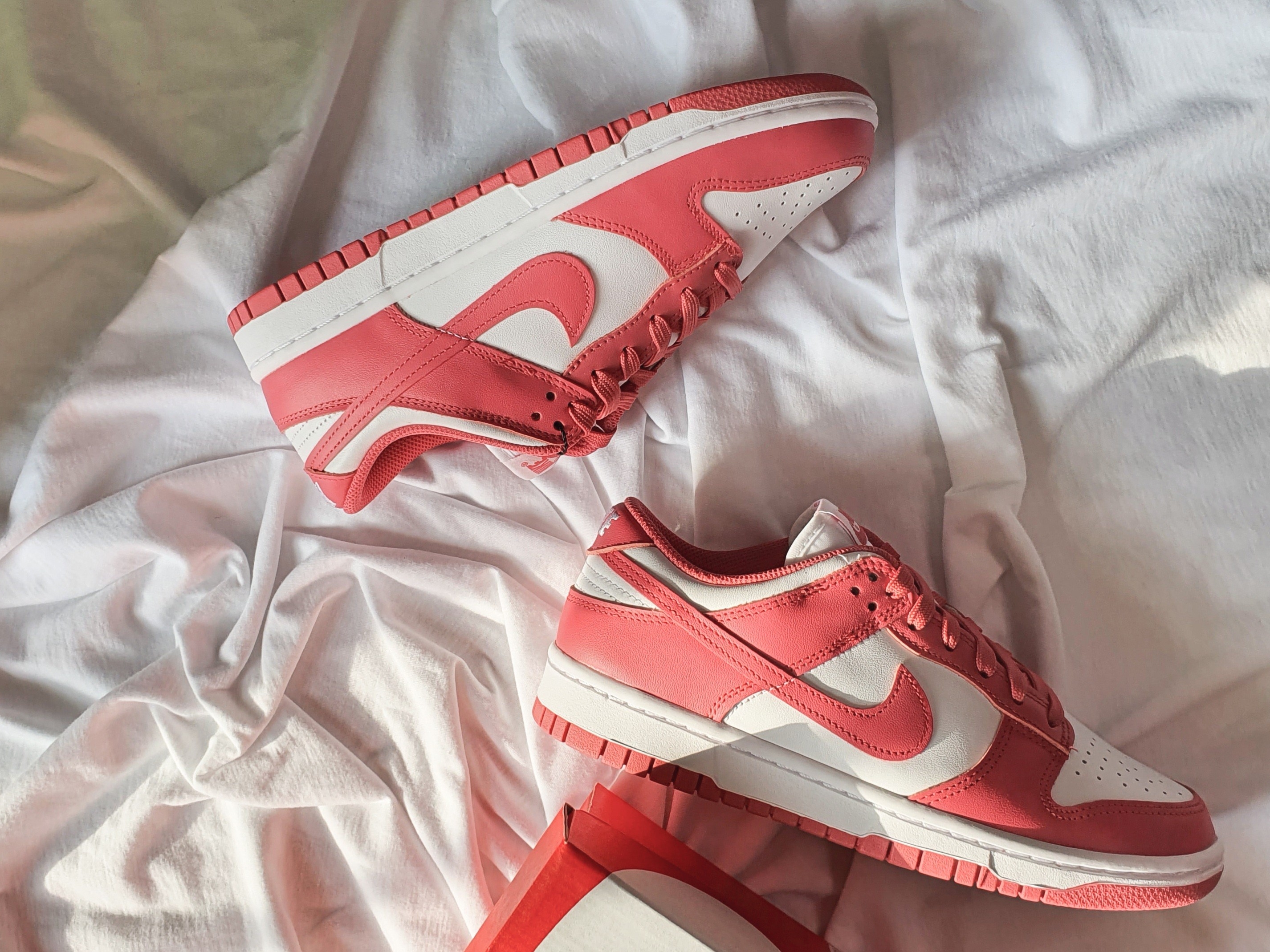 (W) Nike Dunk Low Archeo Pink 착용 스타일 - 1