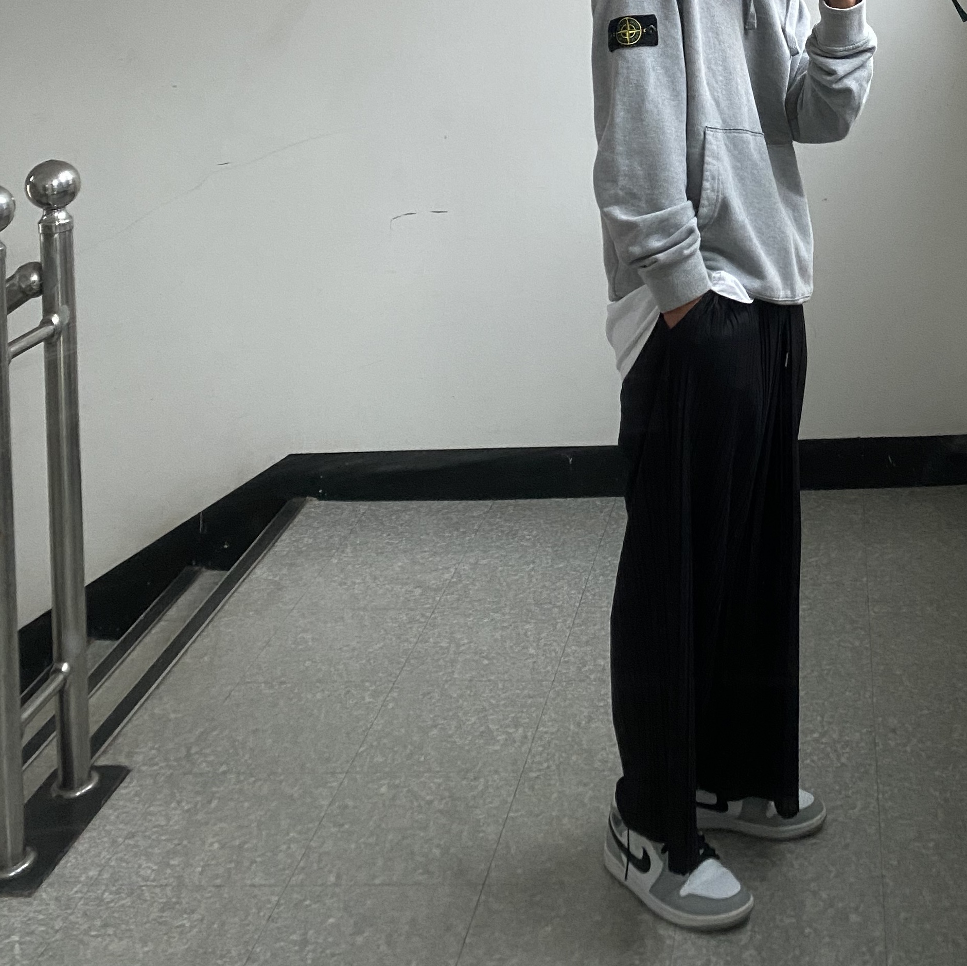 Jordan 1 Mid Light Smoke Grey 착용 스타일