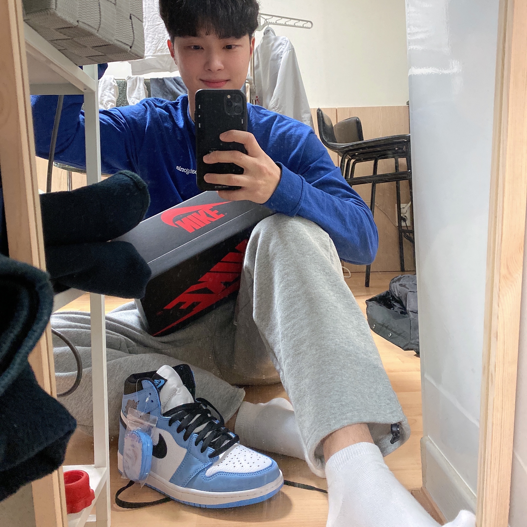 Jordan 1 Retro High OG University Blue 착용 스타일