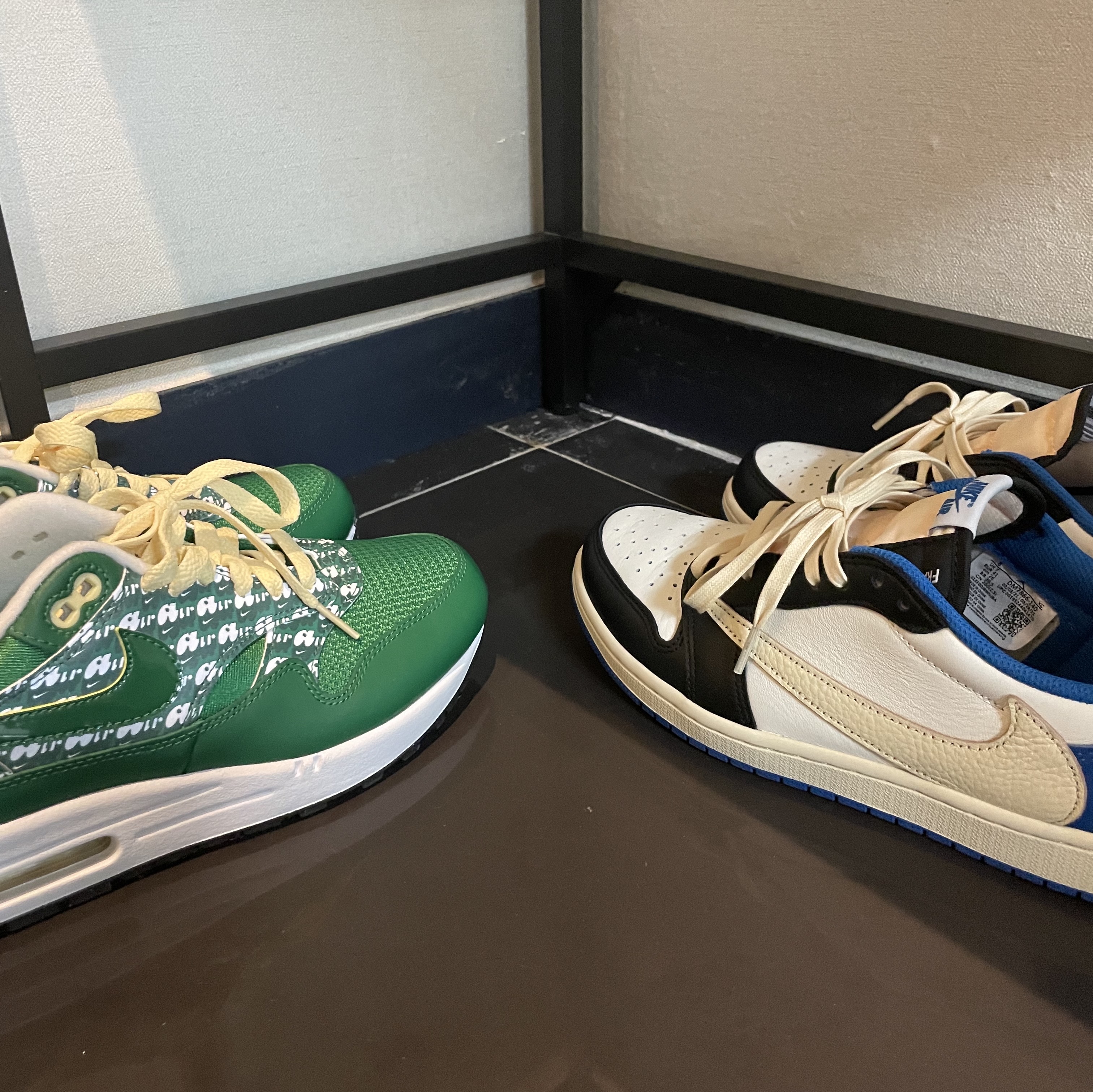 Jordan 1 x Travis Scott x Fragment Retro Low OG SP Military Blue 착용 스타일