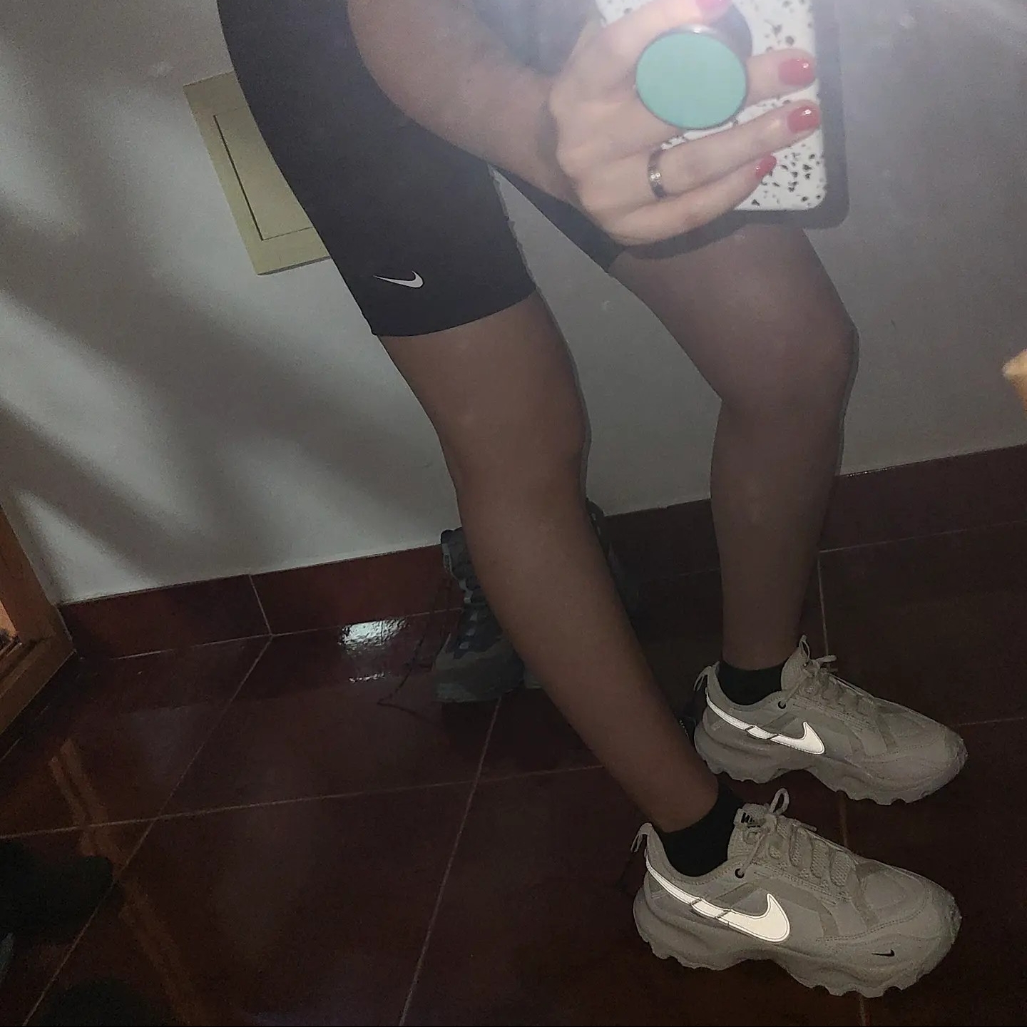 (W) Nike TC 7900 Summit White 착용 스타일 - 1