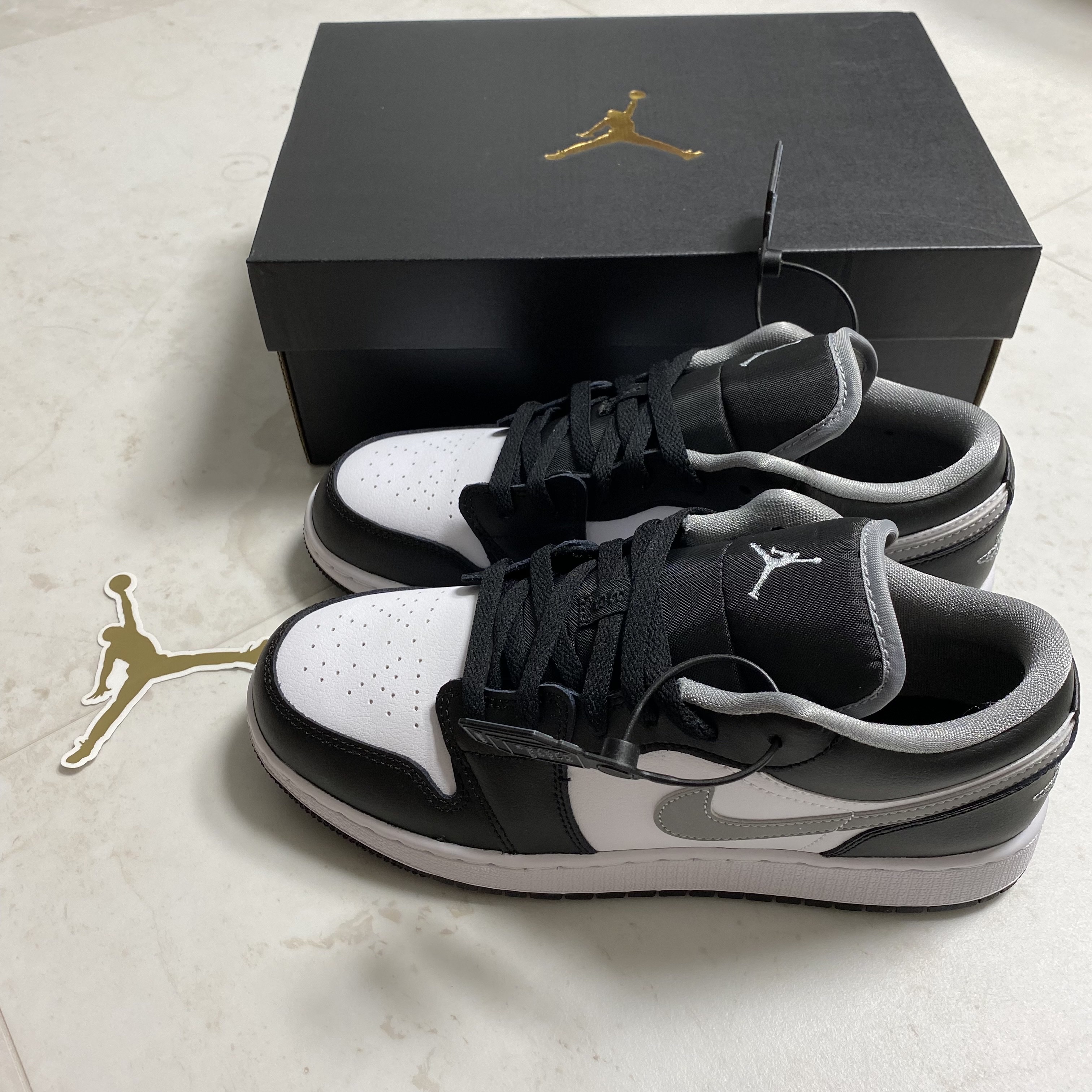 (GS) Jordan 1 Low Black Particle Grey 착용 스타일