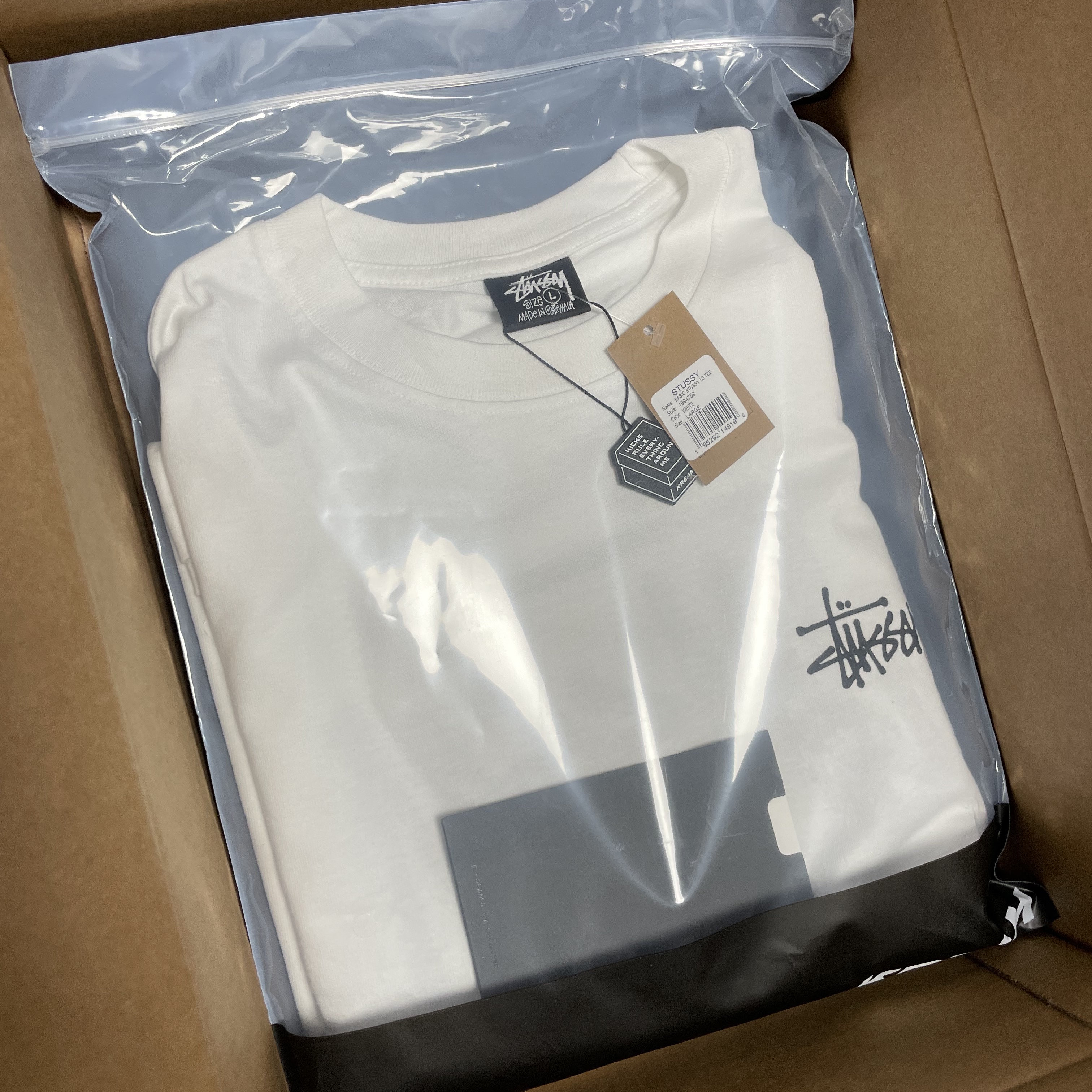 Stussy Basic Stussy LS T-Shirt White 2021, Stussy Basic Stussy LS T-Shirt Black 2021 착용 스타일 - 1