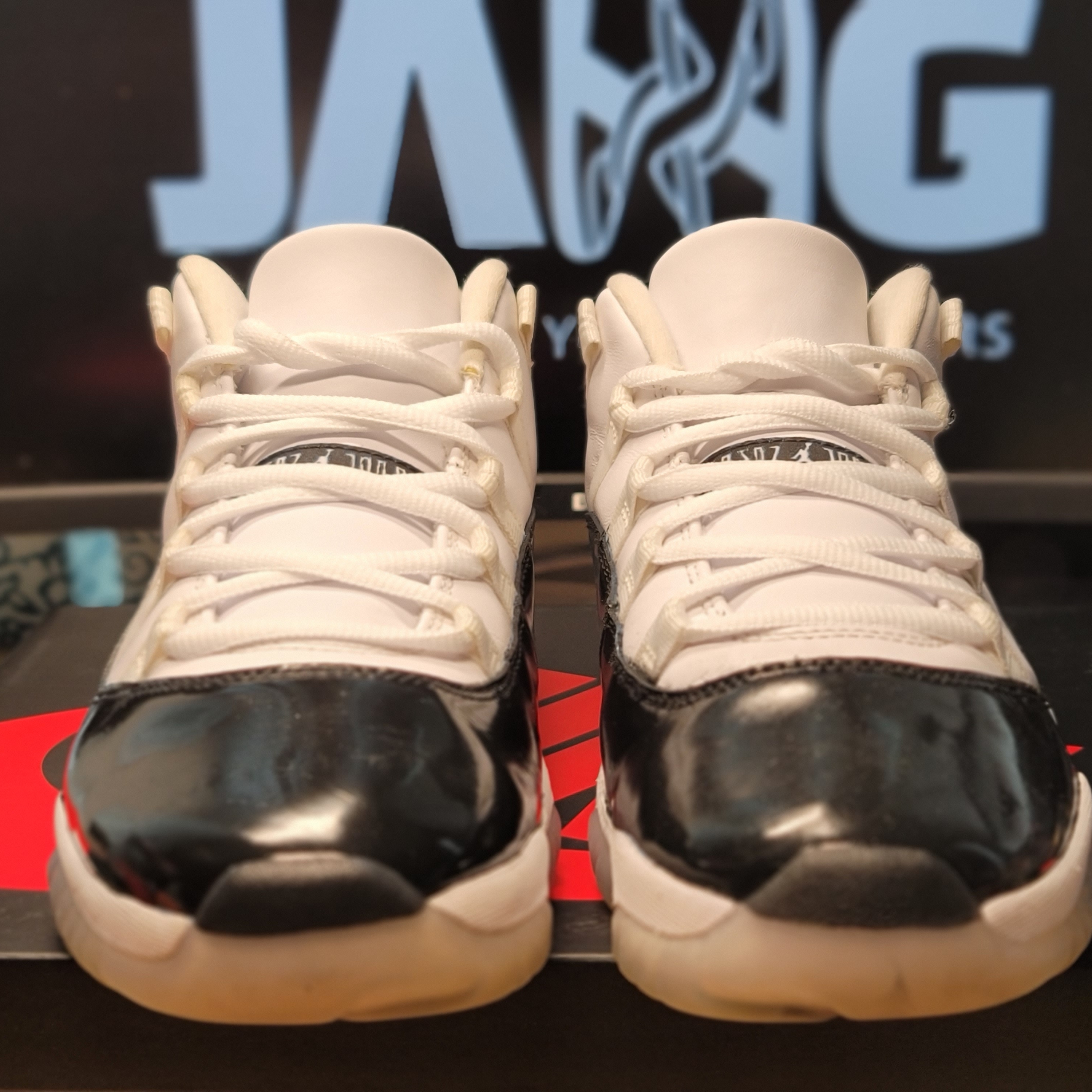 Jordan 11 Retro Low University Blue 2017 착용 스타일 - 1