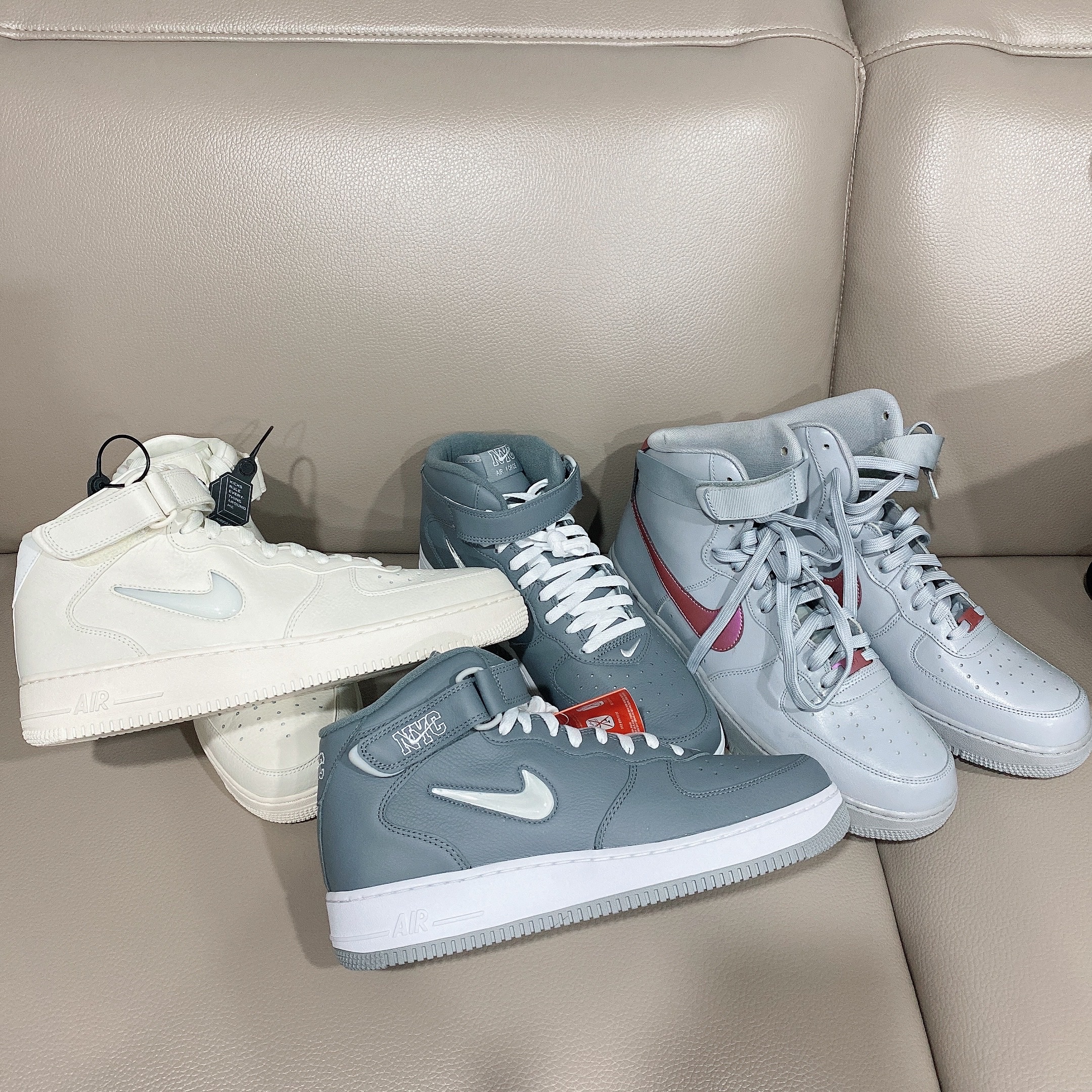 Nike Air Force 1 Retro Premium Jewel Sail, Nike Air Force 1 Mid QS NYC Cool Grey 착용 스타일 - 1