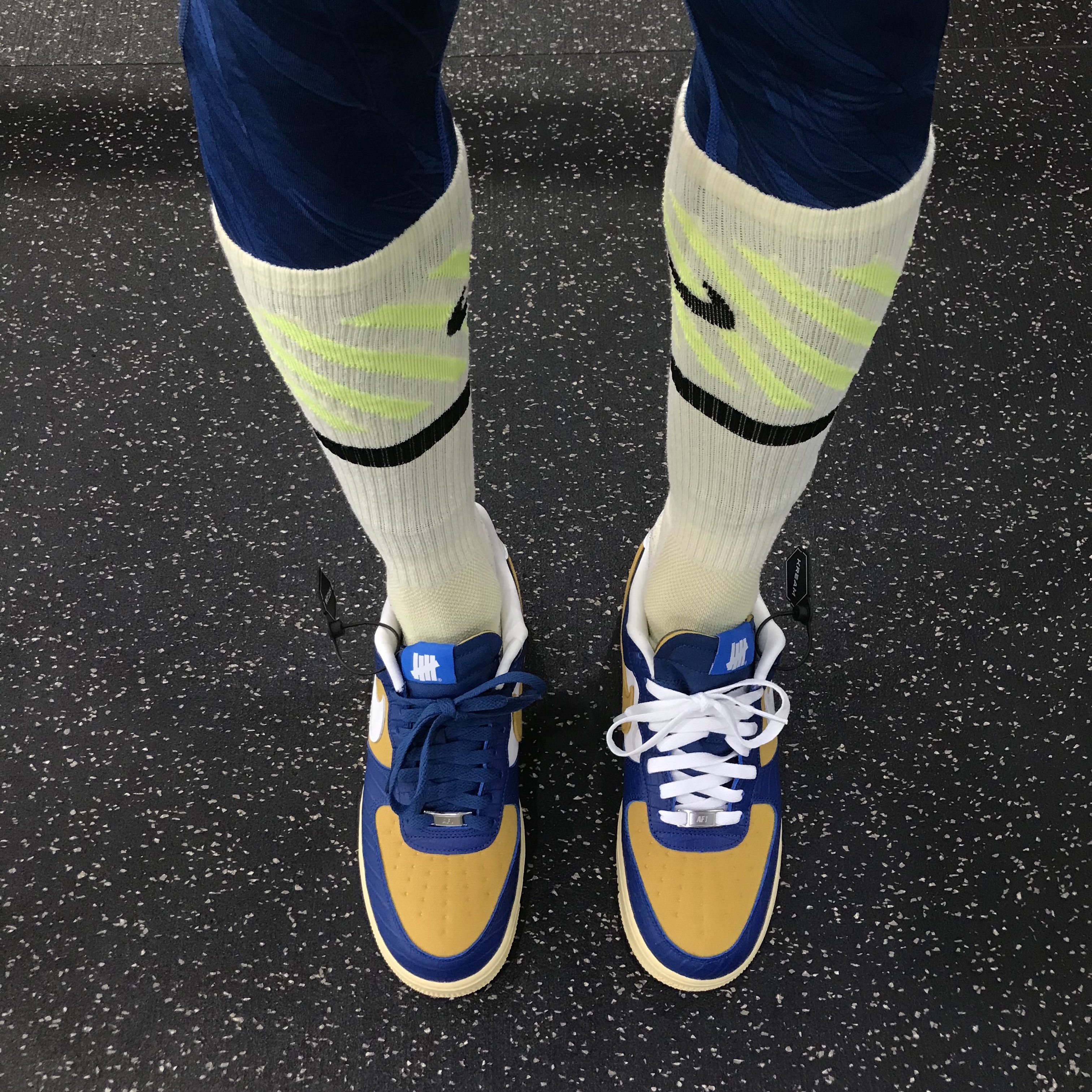 Nike x Undefeated Air Force 1 Low SP 5 On It Court Blue 착용 스타일 - 1