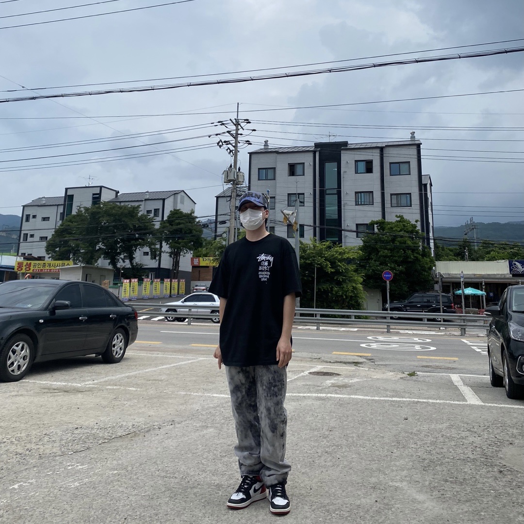Jordan 1 Retro High OG Black Toe 2016, Stussy x Our Legacy Surfman Pig. Dyed T-Shirt Black - 20FW 착용 스타일