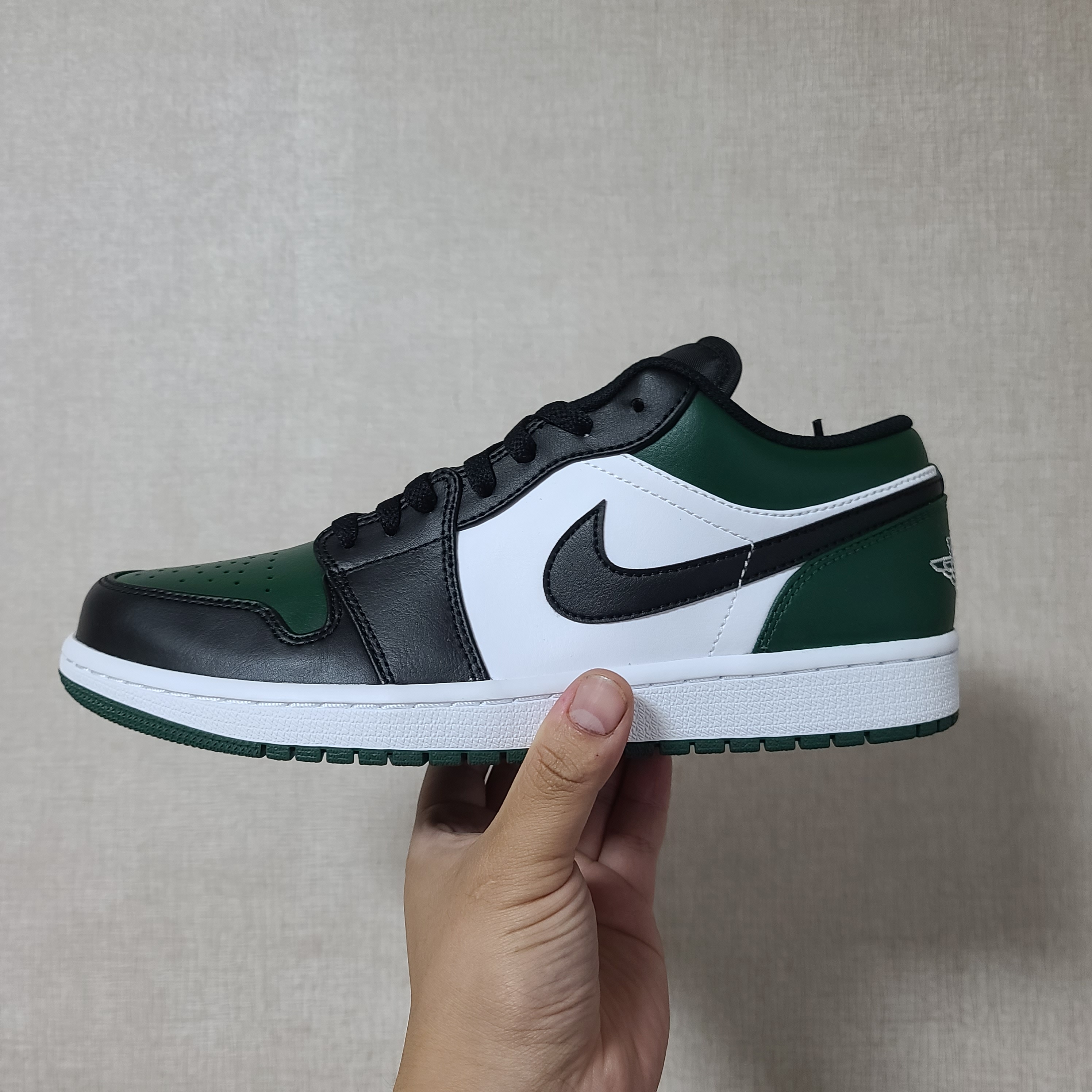 Jordan 1 Low Green Toe 착용 스타일