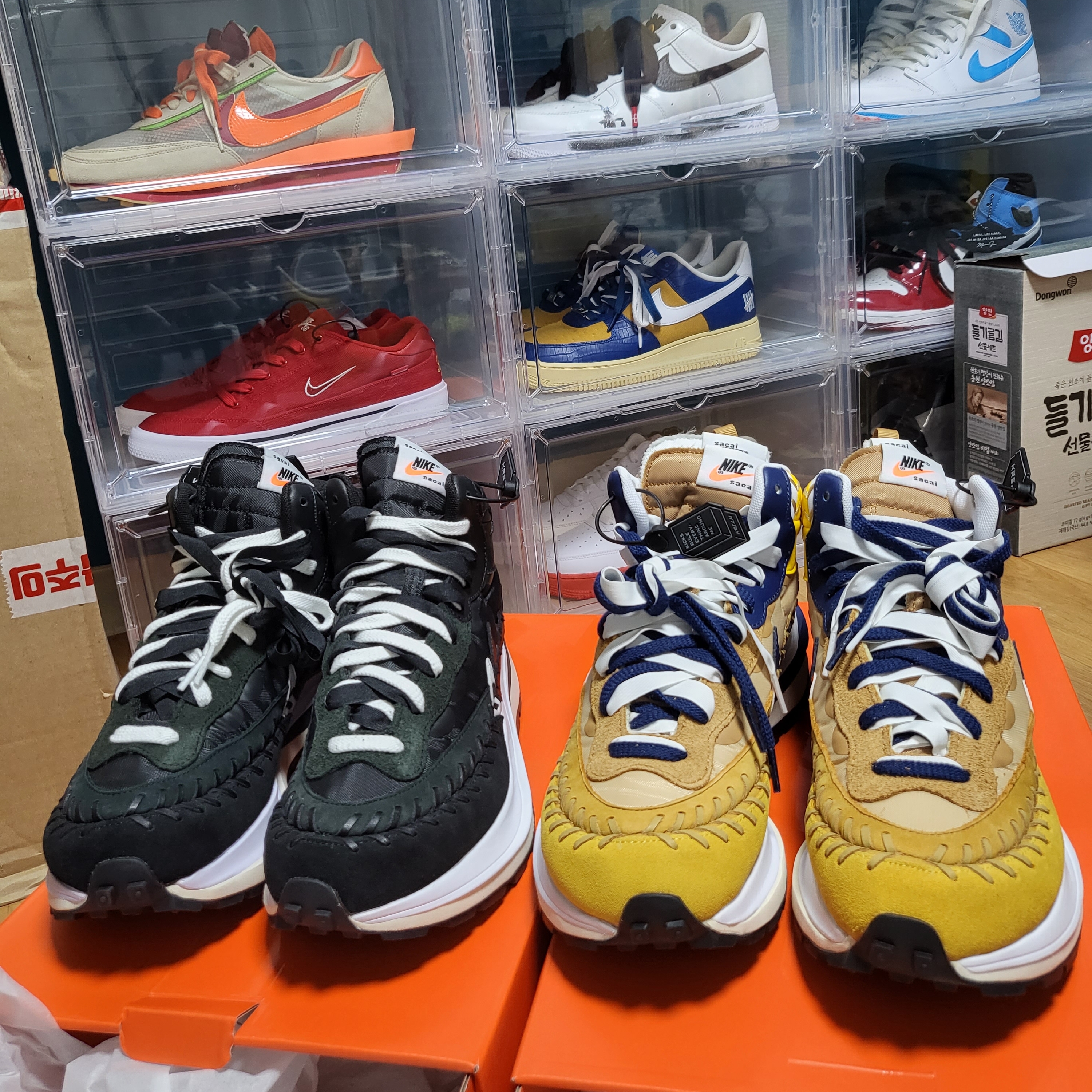 Nike x Sacai x Jean Paul Gaultier VaporWaffle Black White, Nike x Sacai x Jean Paul Gaultier VaporWaffle Sesame Blue Void 착용 스타일 - 1