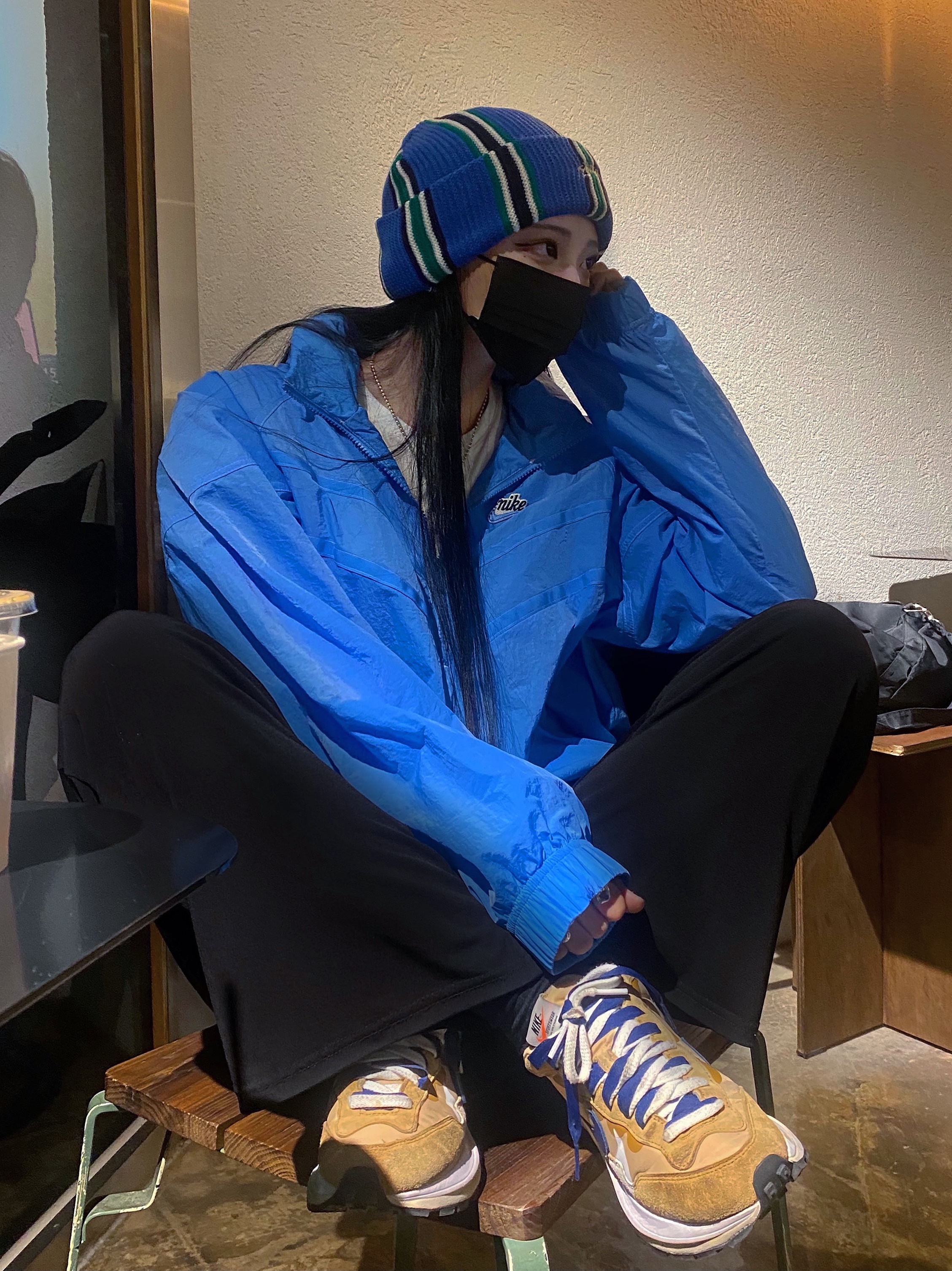 Nike x Sacai VaporWaffle Sesame and Blue Void 착용 스타일