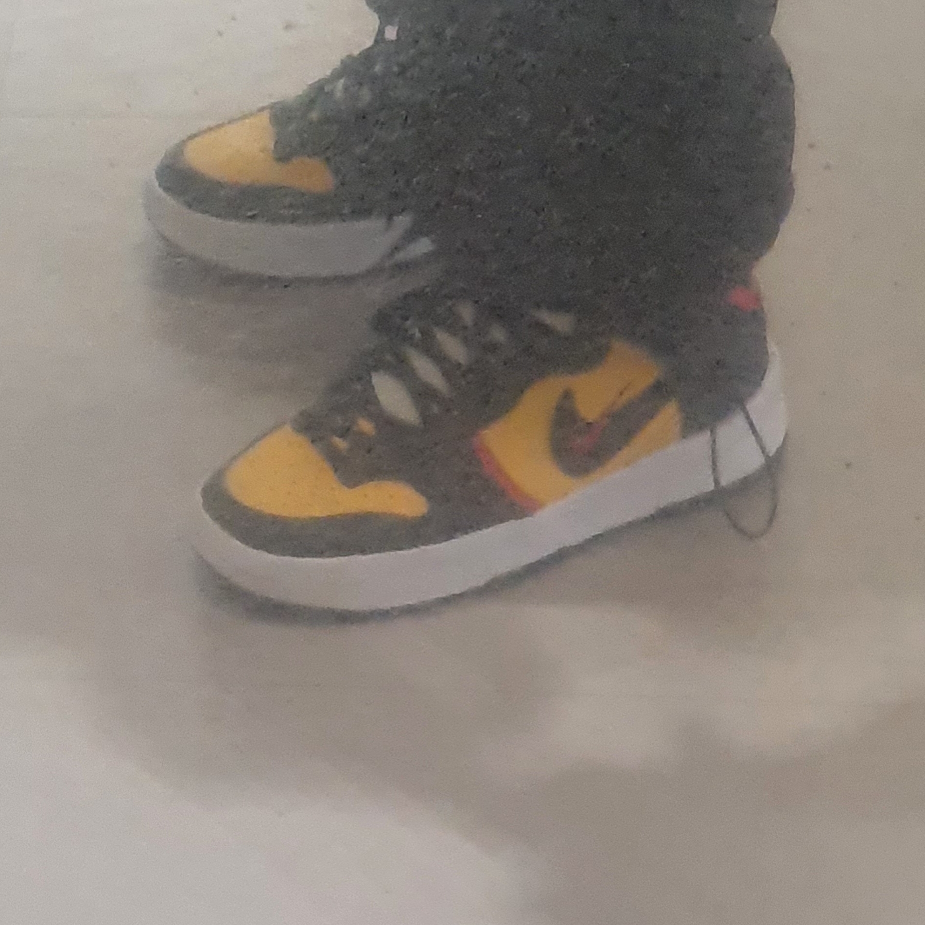 (W) Nike Dunk High Up Varsity Maize 착용 스타일 - 1