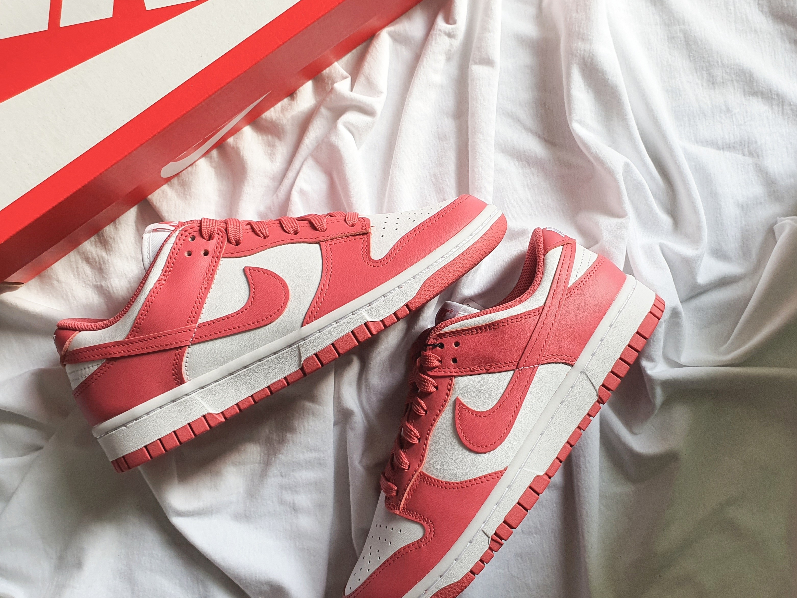 (W) Nike Dunk Low Archeo Pink 착용 스타일 - 3