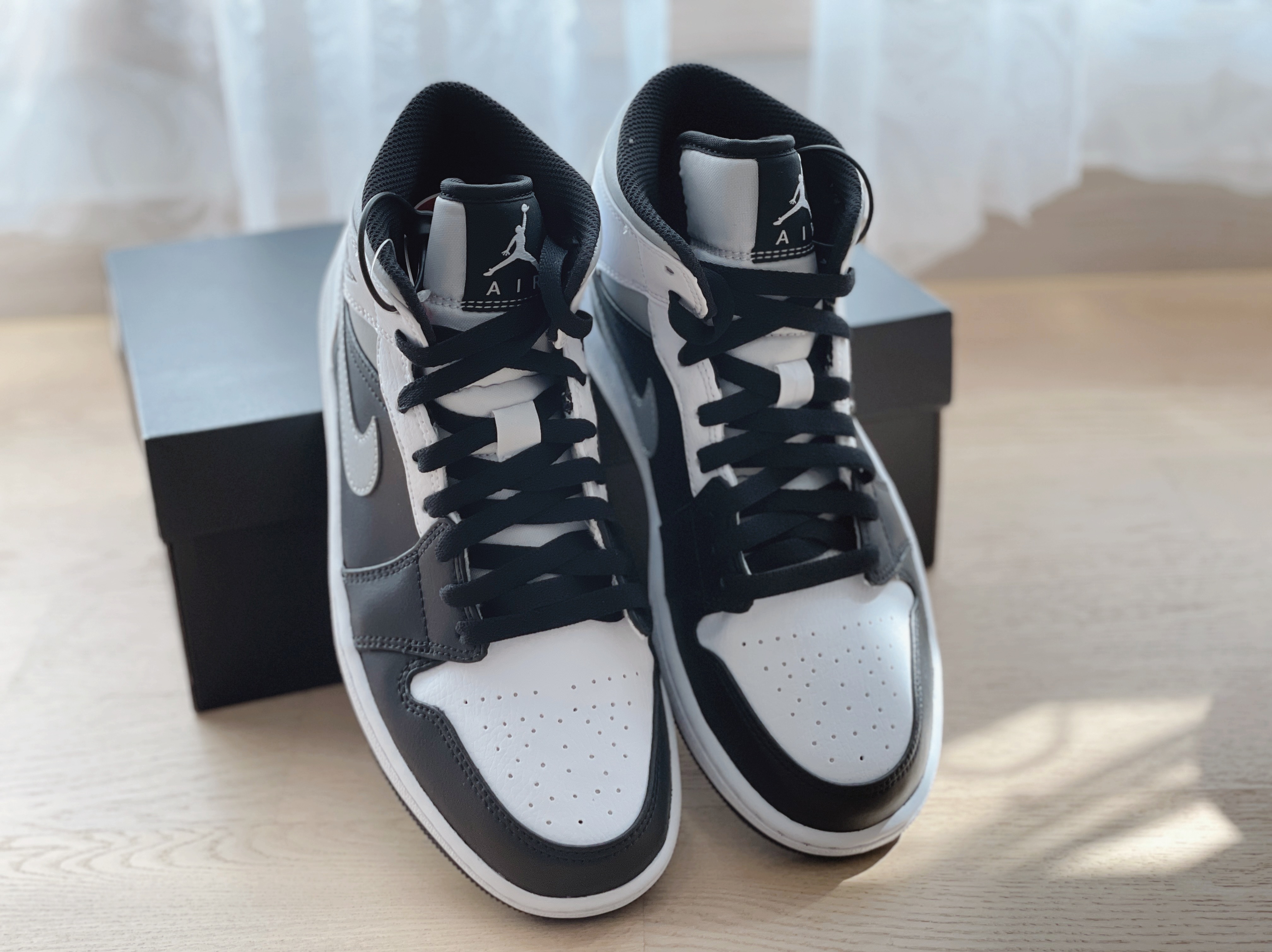 Jordan 1 Mid White Shadow 착용 스타일 - 1