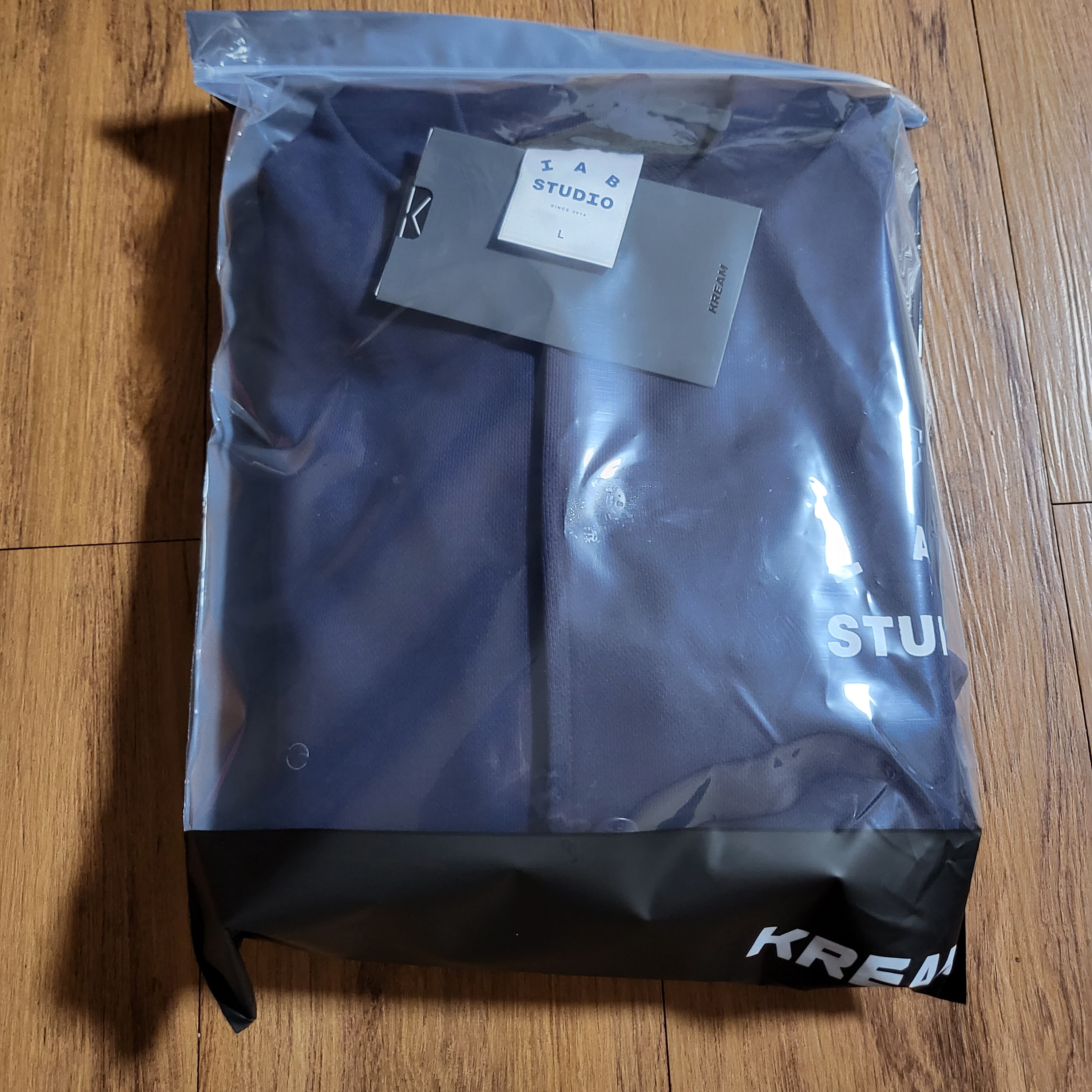 IAB Studio Cotton Stadium Jacket Navy - 21SS 착용 스타일 - 1