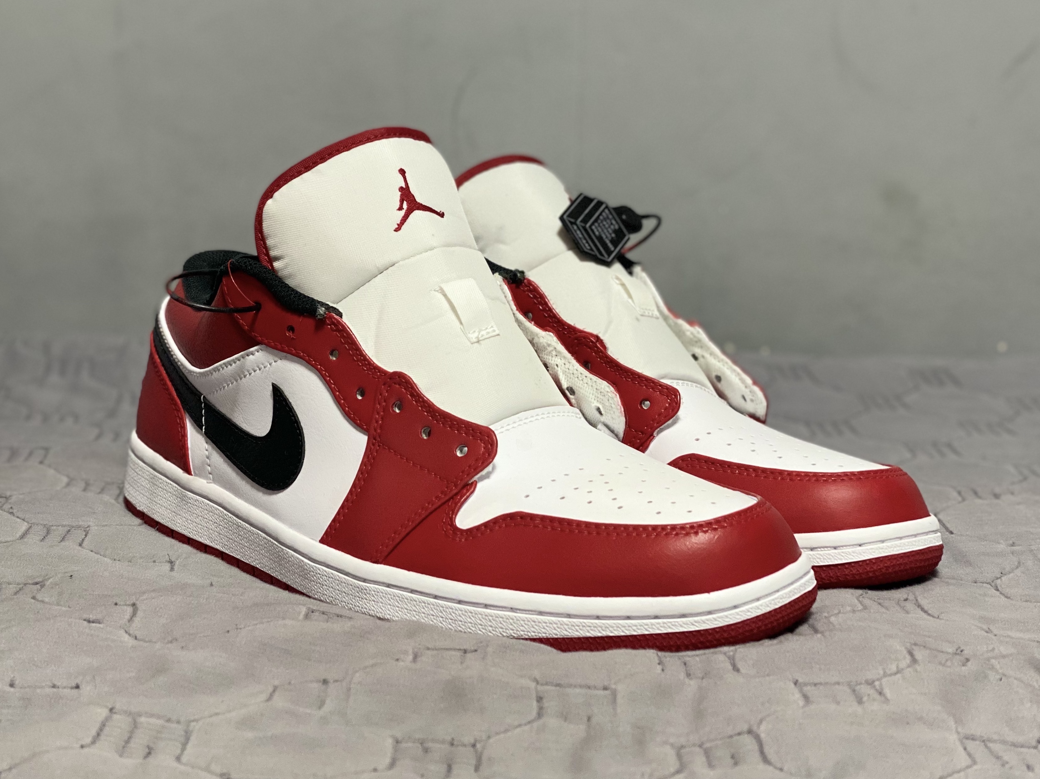 Jordan 1 Low White Red Black, (GS) Jordan 1 Low White Red Black 착용 스타일 - 1