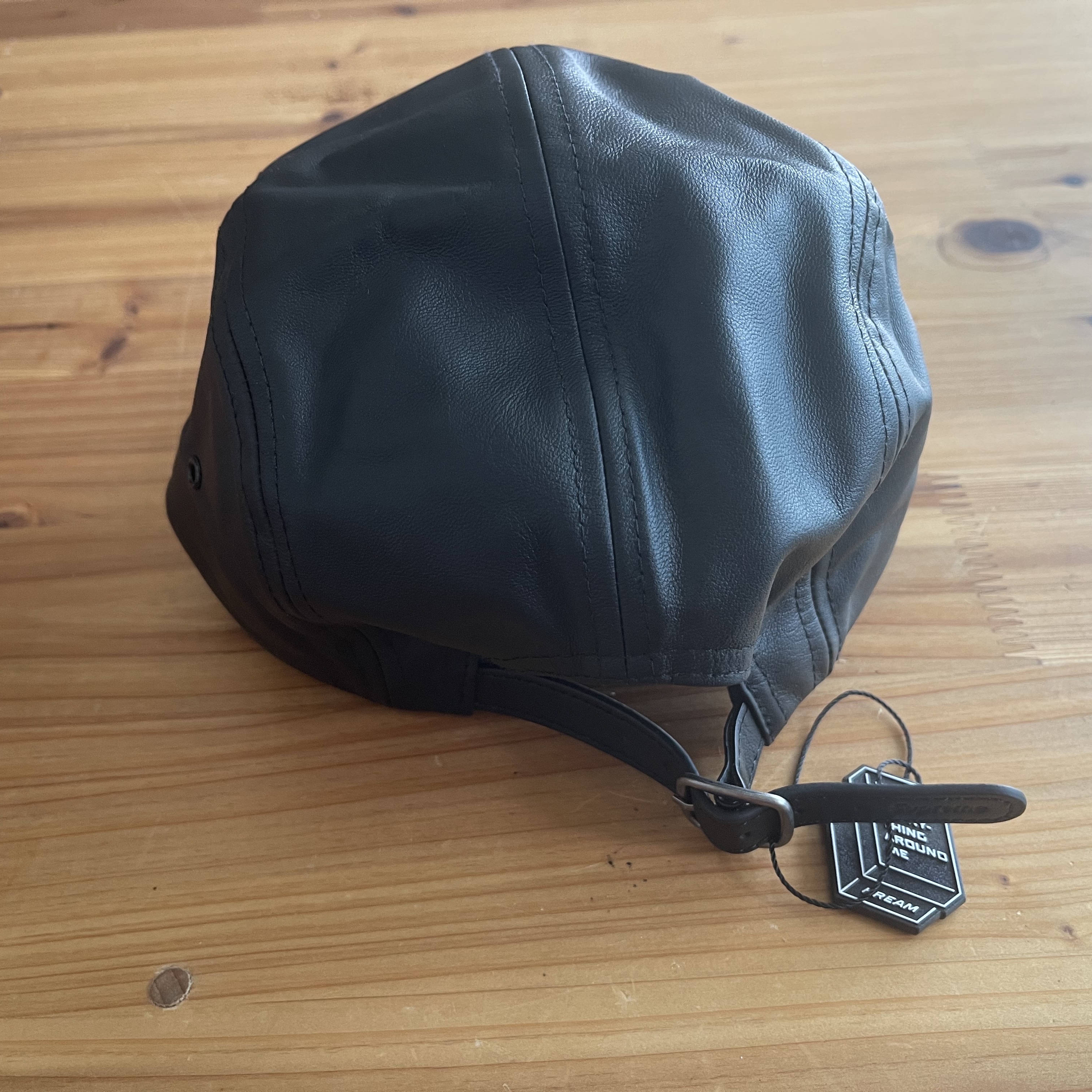 Supreme Leather Camp Cap Black - 21SS 착용 스타일 - 2
