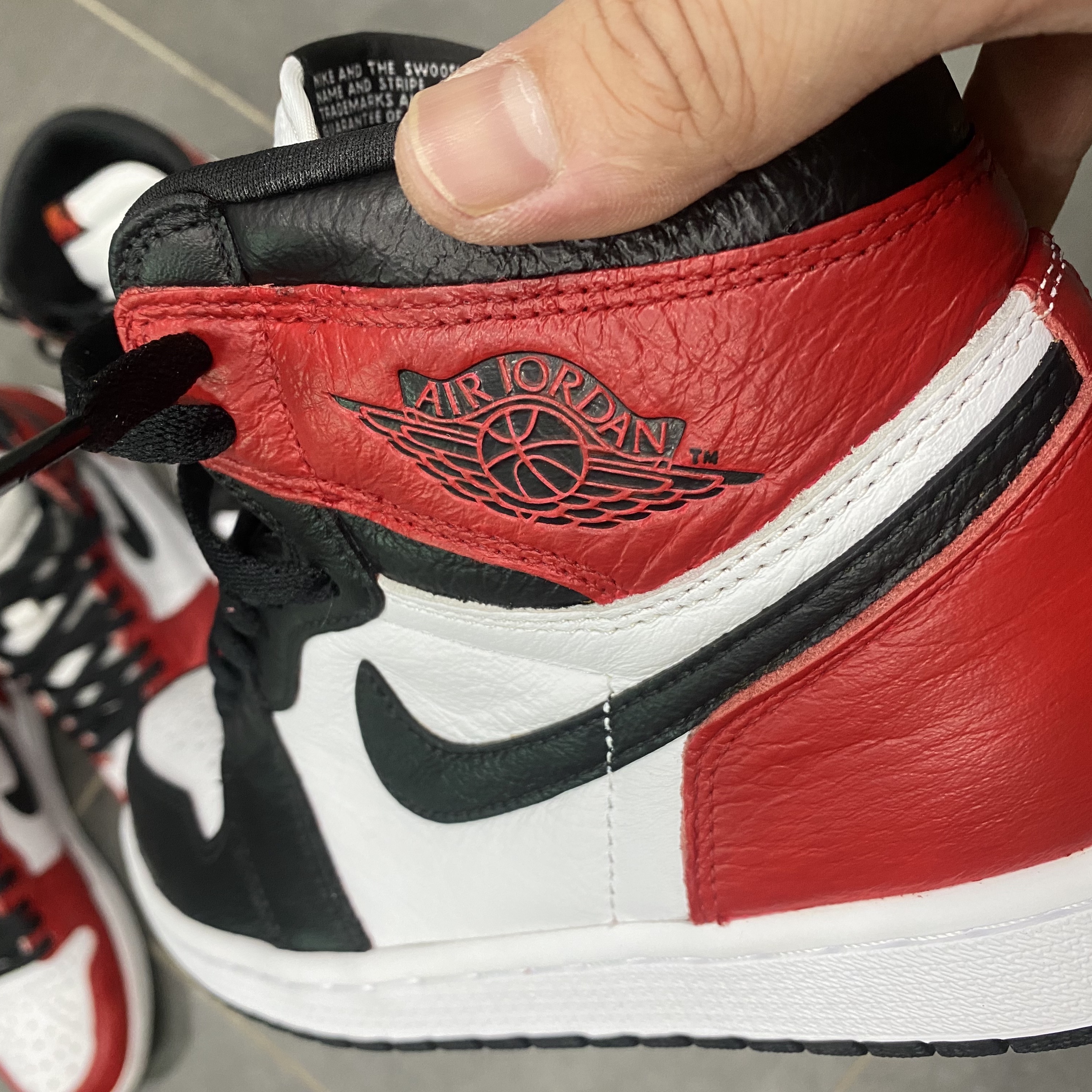 Jordan 1 Retro High OG Light Fusion Red 착용 스타일 - 3