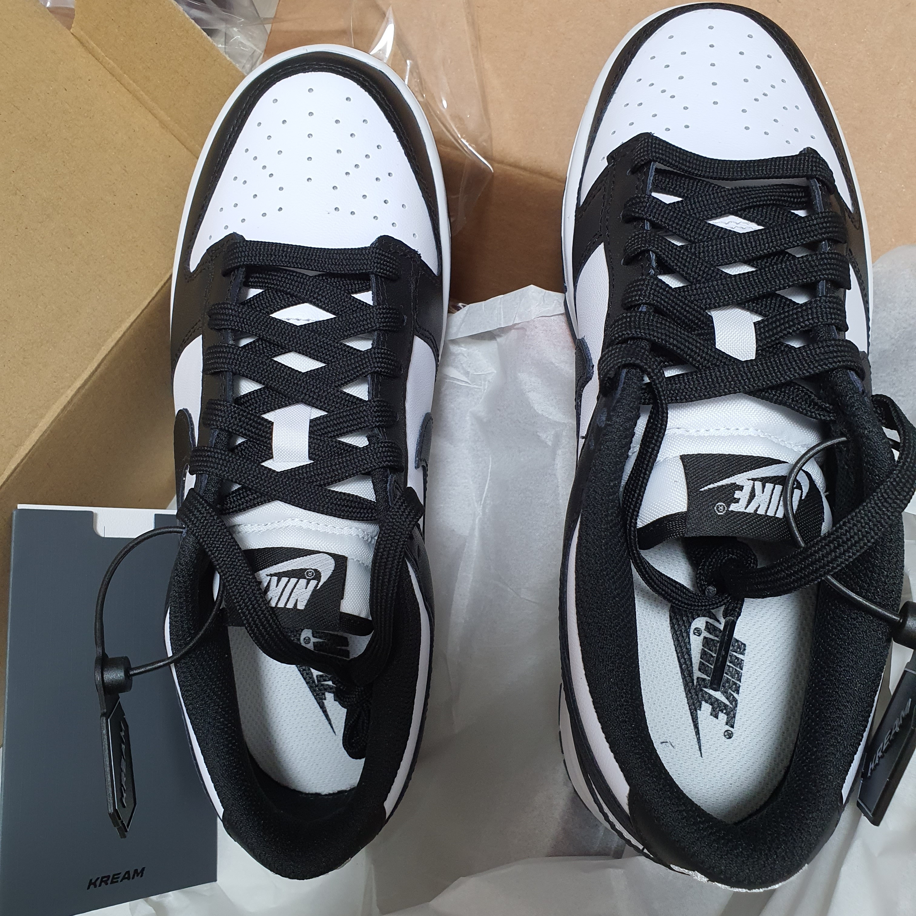 (W) Nike Dunk Low Black 착용 스타일 - 2