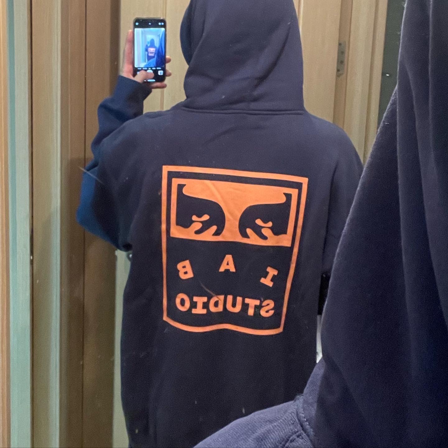 IAB Studio x Obey Eyes Icon Hoodie Oceana, IAB Studio x Obey Beenzino Icon Crew Ash Gray 착용 스타일 - 1