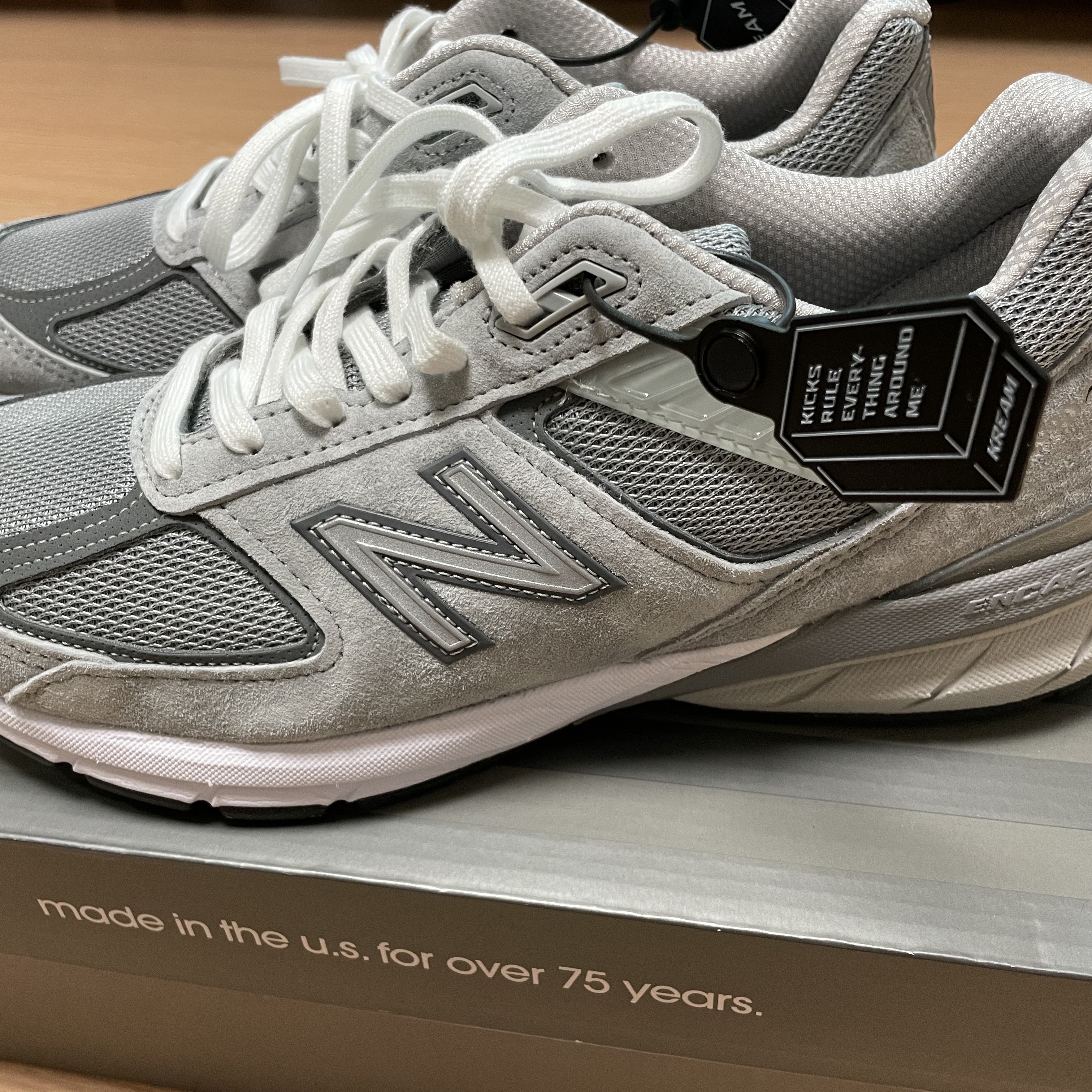 New Balance 990v5 Made in USA Grey - D Standard 착용 스타일 - 3