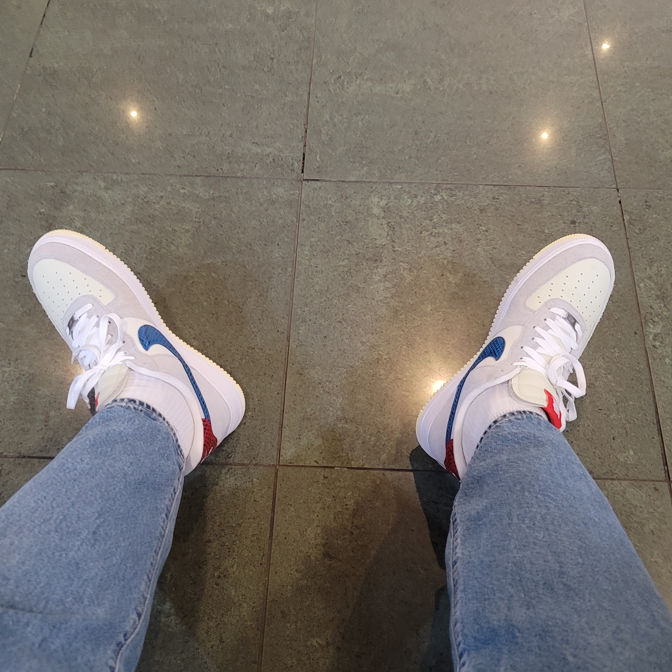 Nike x Undefeated Air Force 1 Low SP 5 On It 착용 스타일 - 1