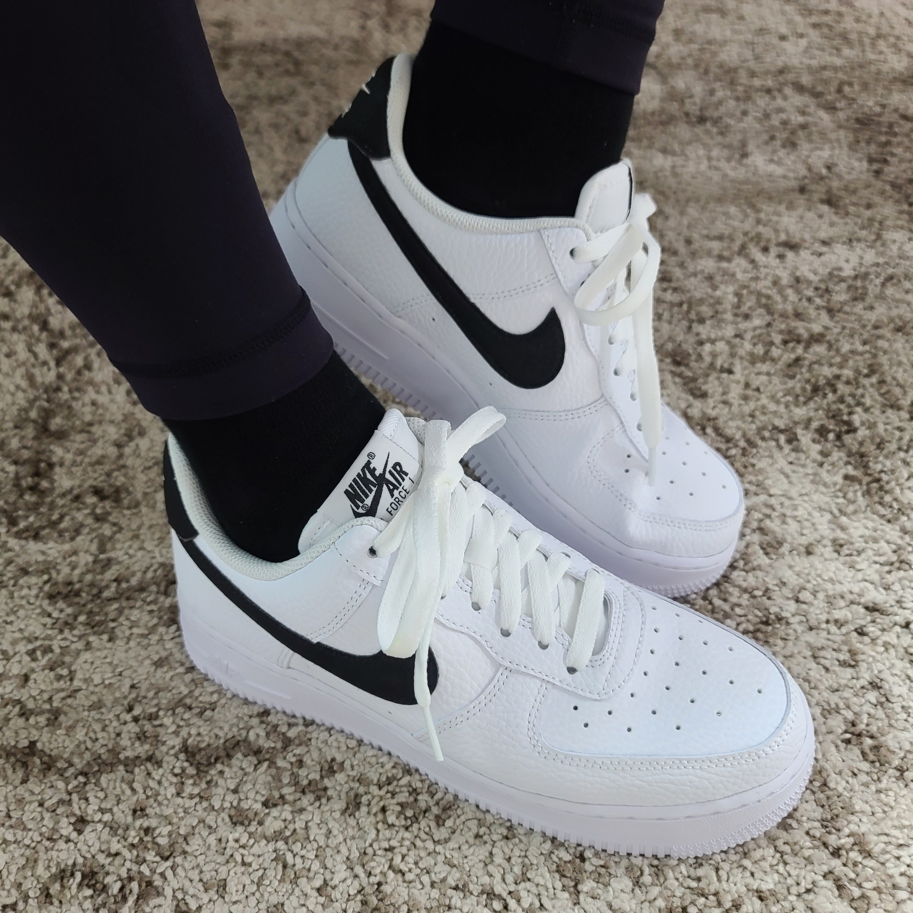 Nike Air Force 1 '07 White Black 착용 스타일 - 1