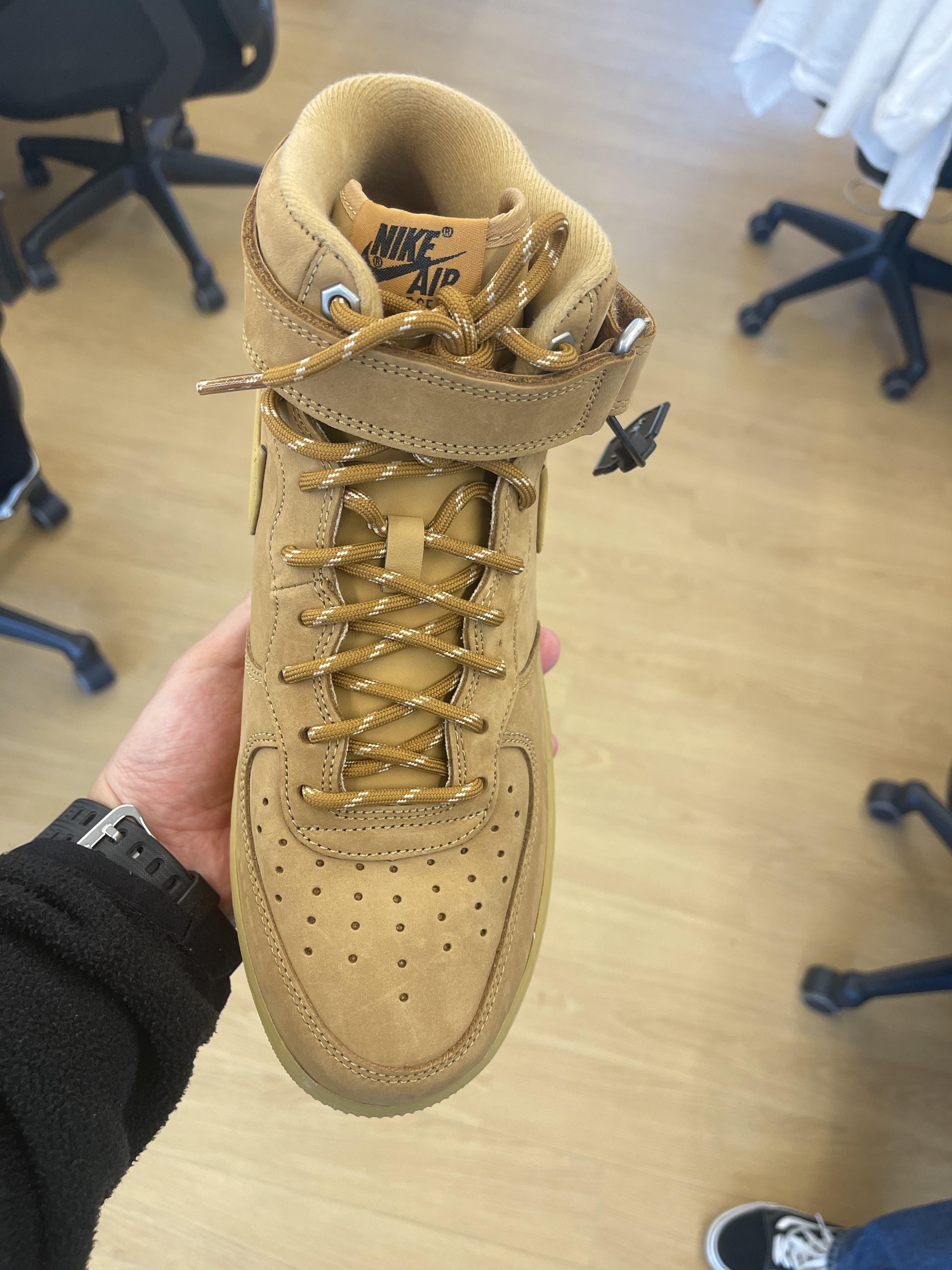 Nike Air Force 1 Mid '07 WB Flax 착용 스타일 - 2
