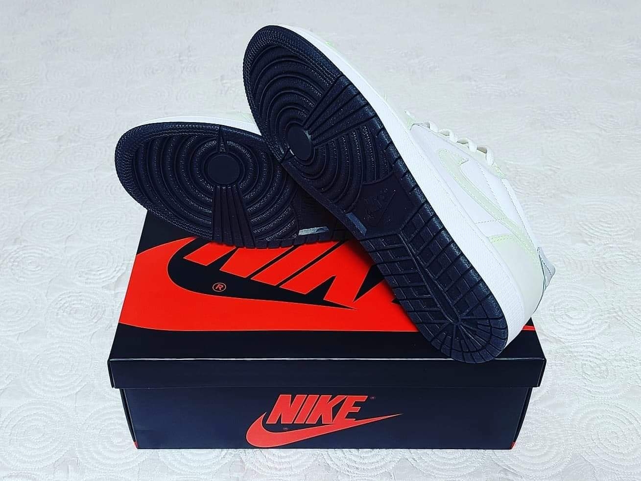 Jordan 1 Low OG Ghost Green 착용 스타일 - 4