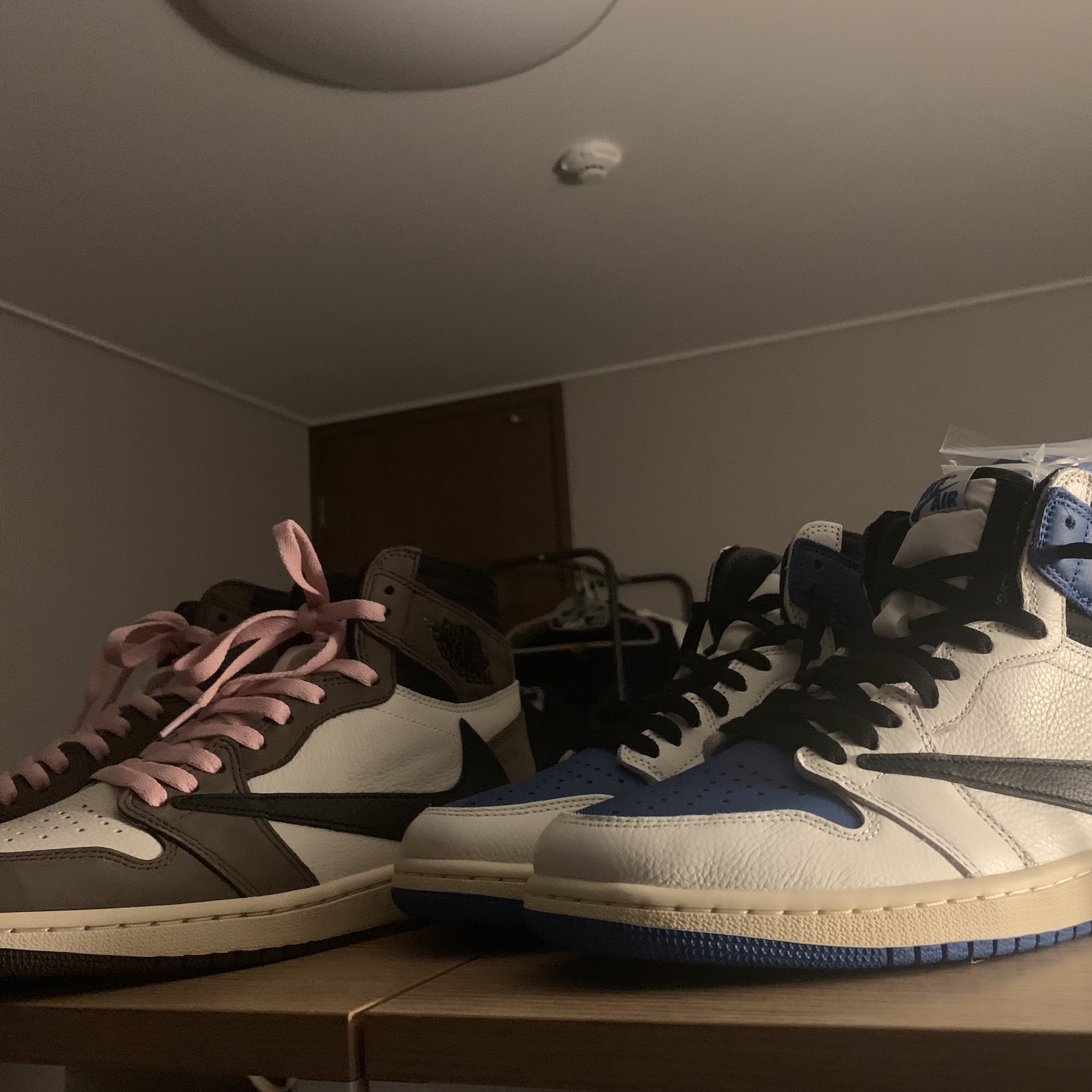 Jordan 1 x Travis Scott Retro High OG SP Mocha, Jordan 1 x Travis Scott x Fragment Retro High OG SP Military Blue 착용 스타일